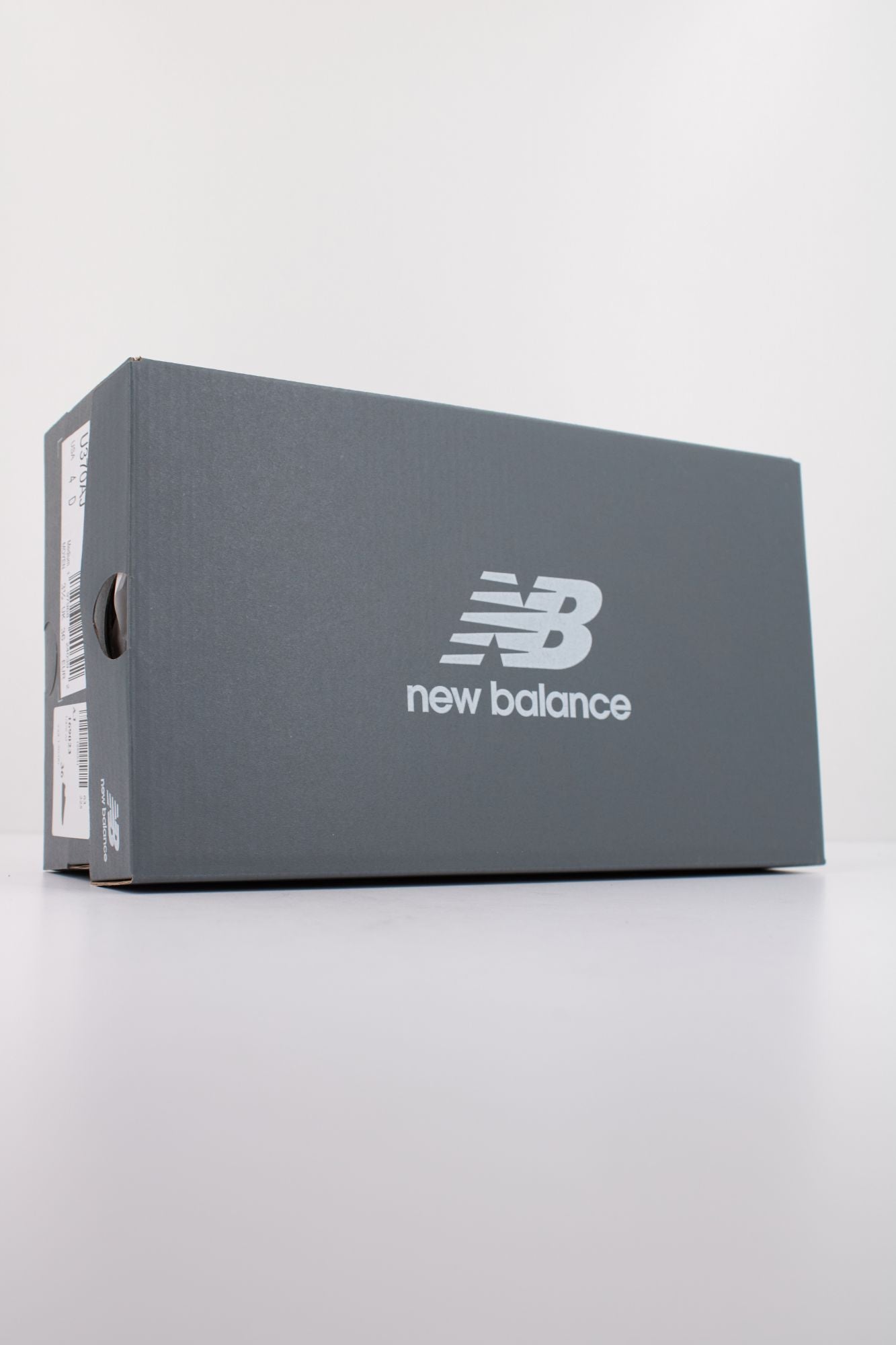 NEW BALANCE U370 en color NEGRO (6)