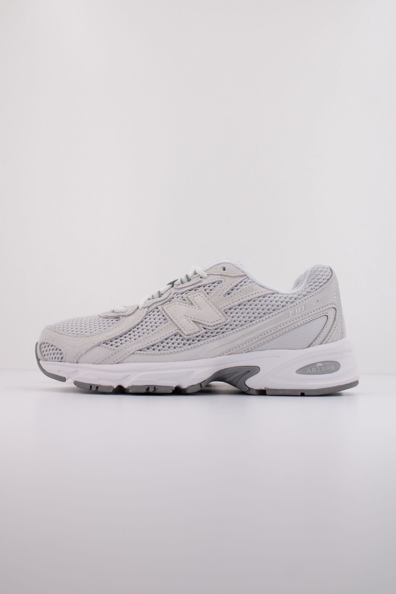 NEW BALANCE U740 en color GRIS (1)