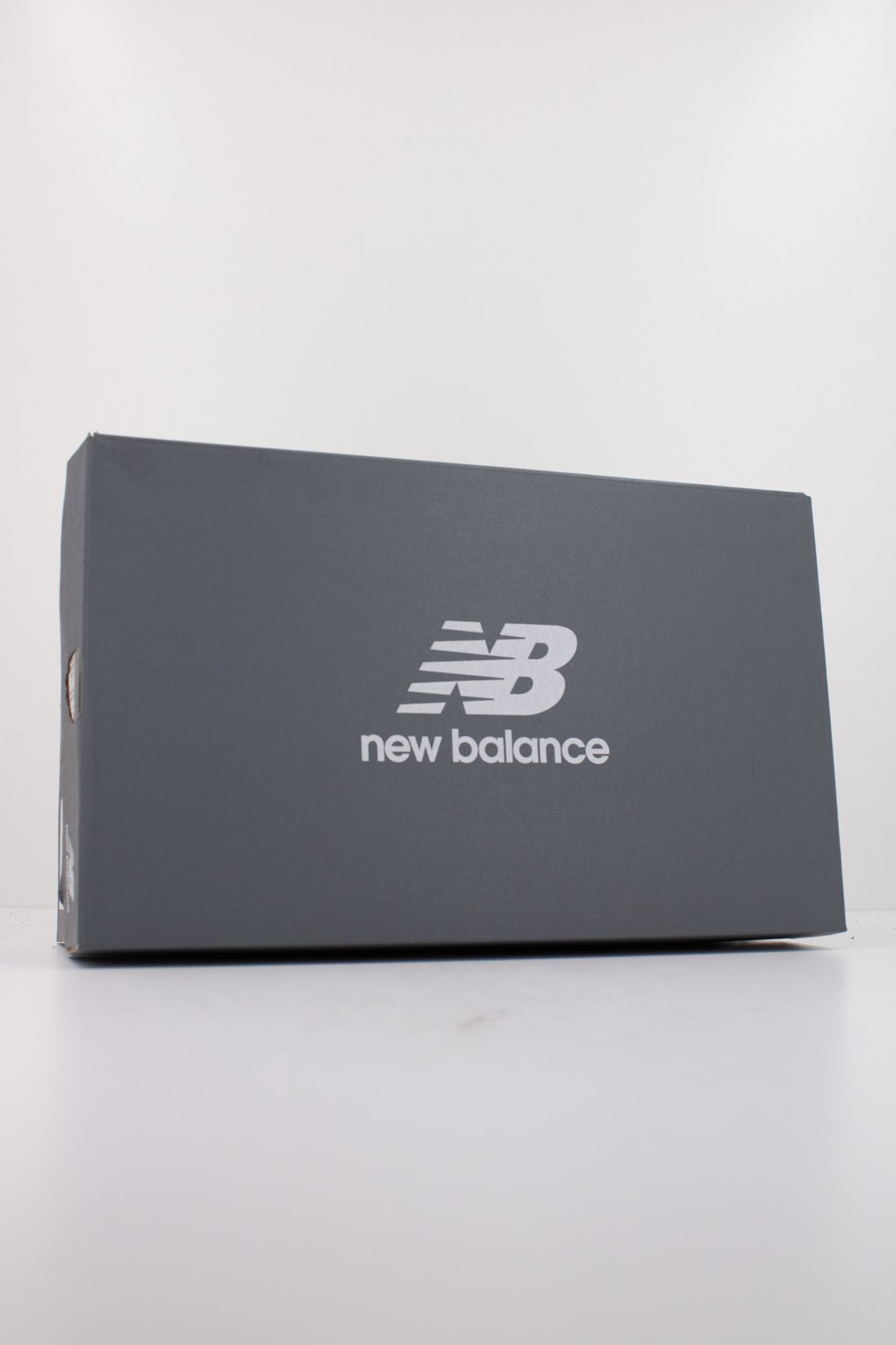 NEW BALANCE U740 en color BLANCO (6)