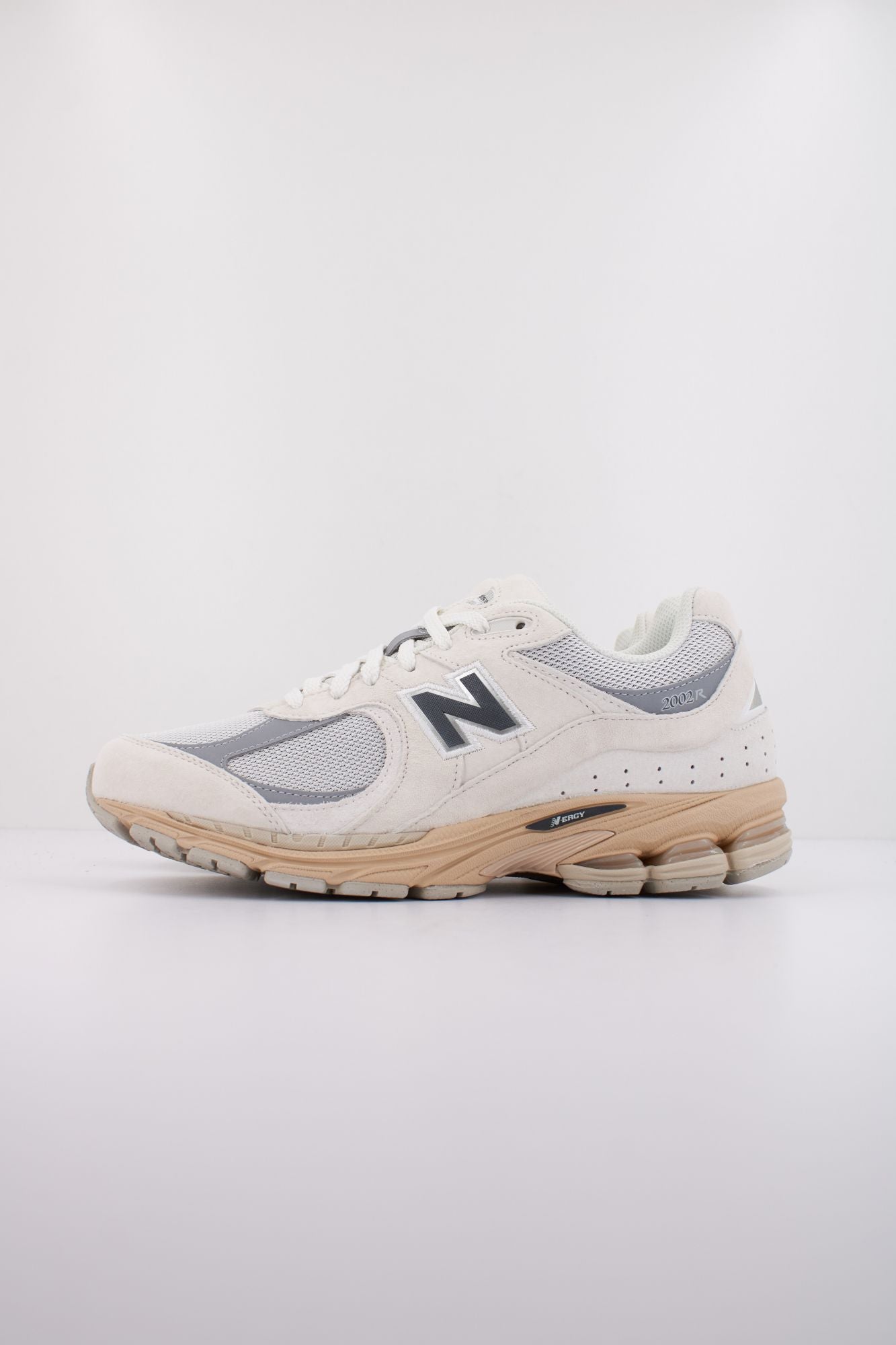 NEW BALANCE U2002 en color BLANCO (1)