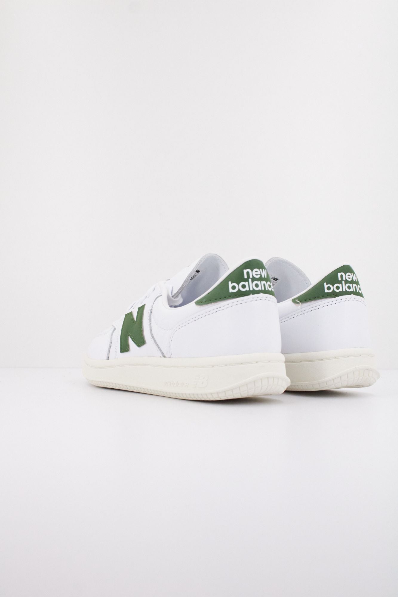 NEW BALANCE CT500 en color BLANCO (4)