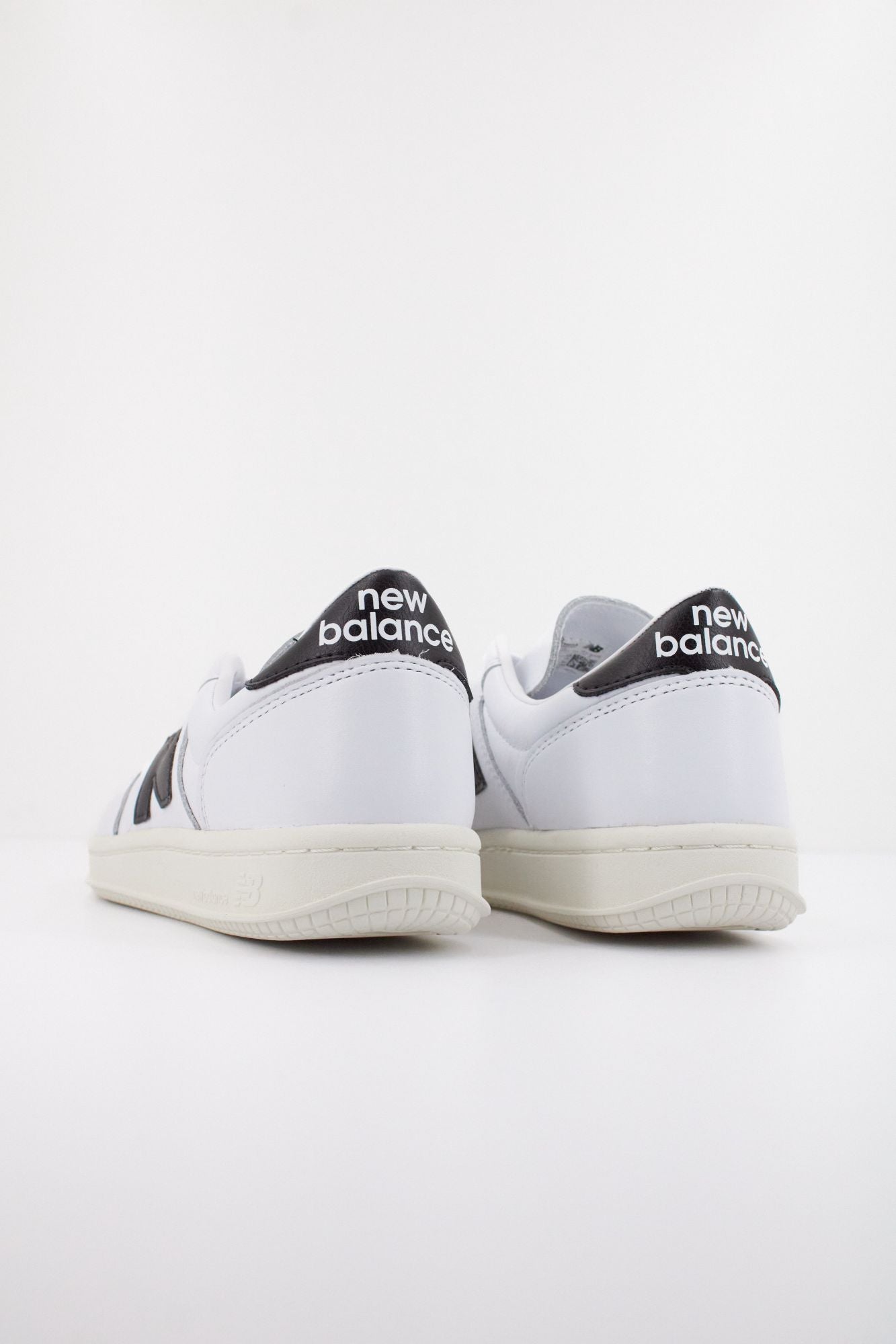 NEW BALANCE CT500 CLA en color BLANCO (4)