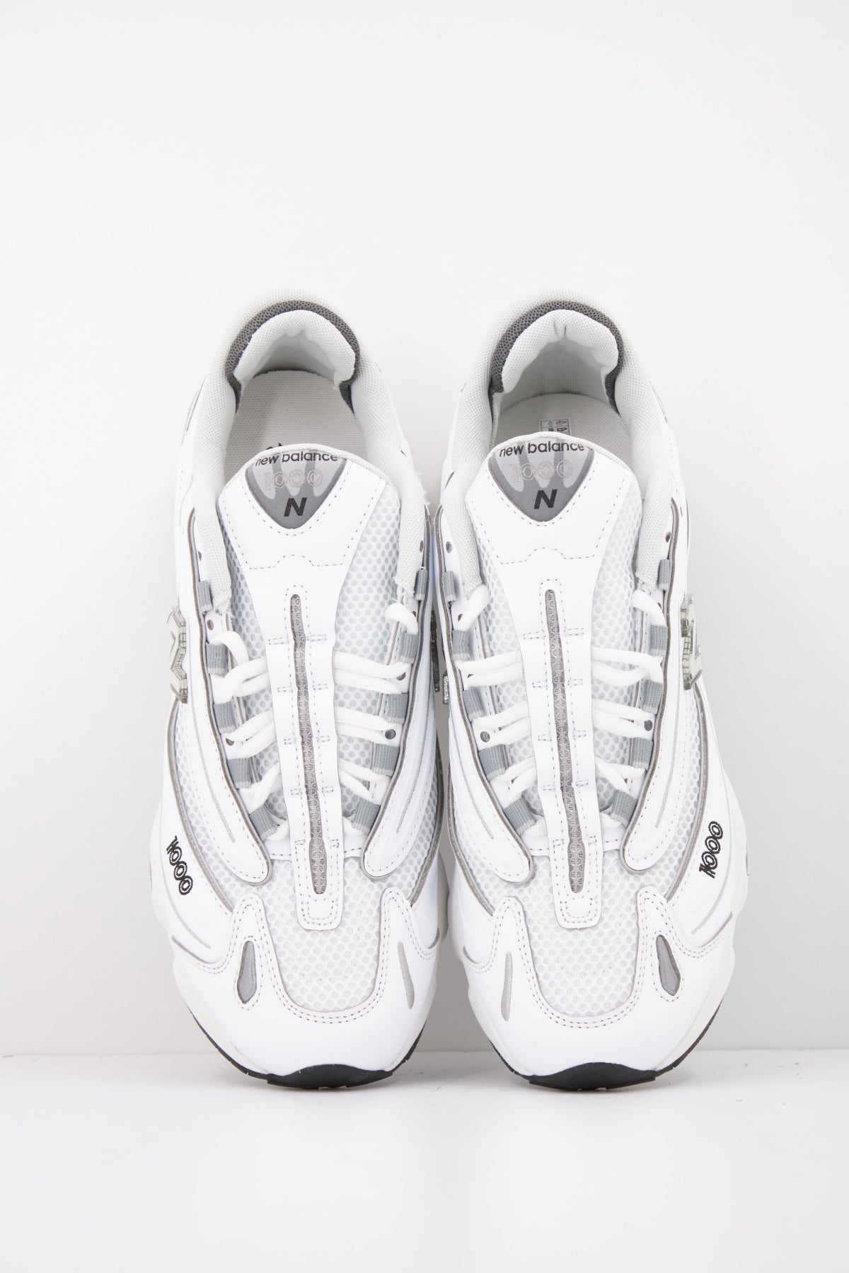NEW BALANCE M1000 D en color BLANCO (3)
