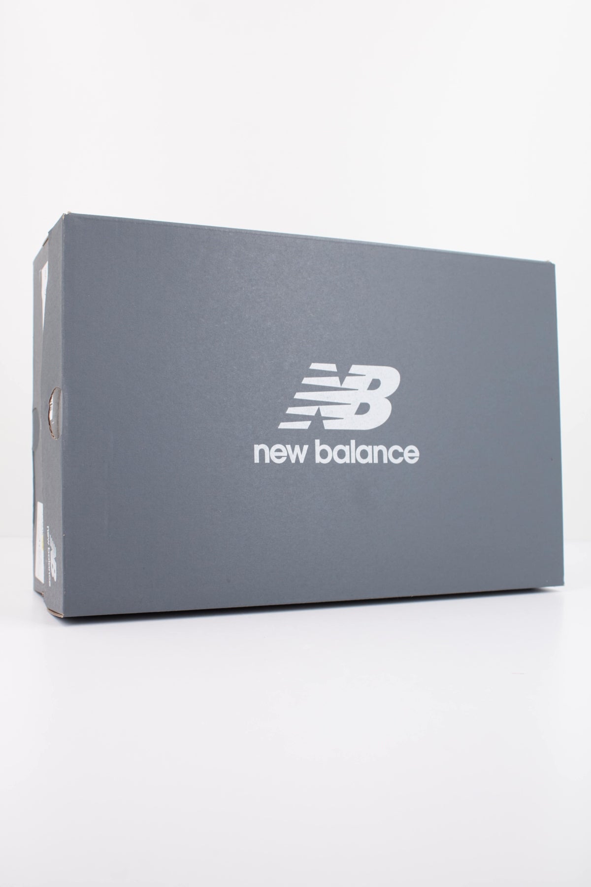 NEW BALANCE U740 en color BLANCO (6)