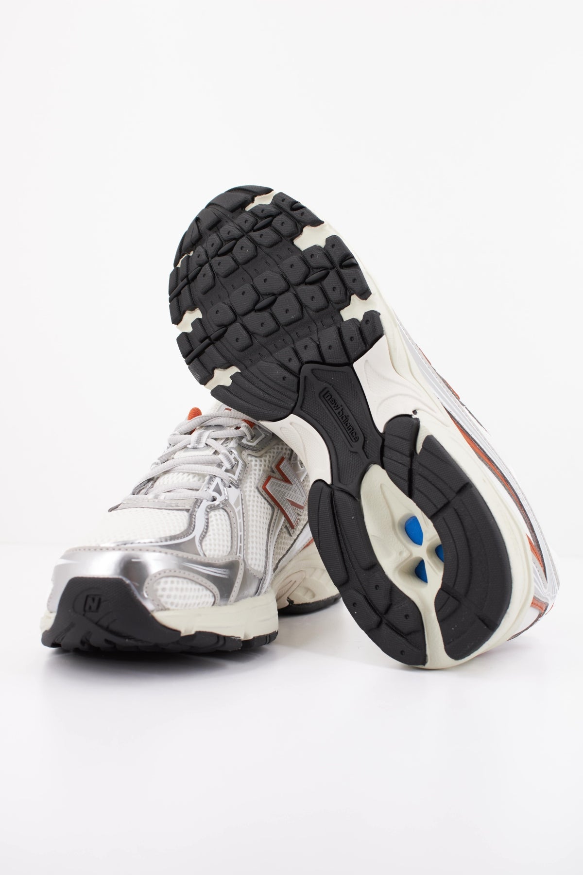 NEW BALANCE U740 en color BLANCO (5)
