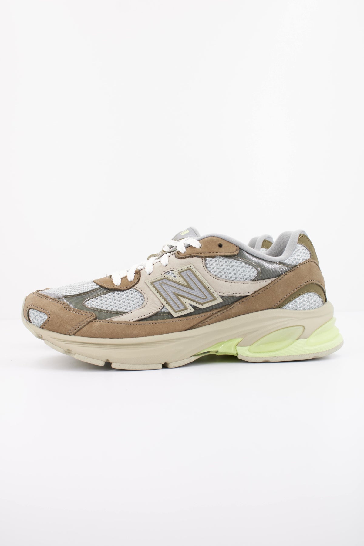 NEW BALANCE U20101 en color VERDE (1)