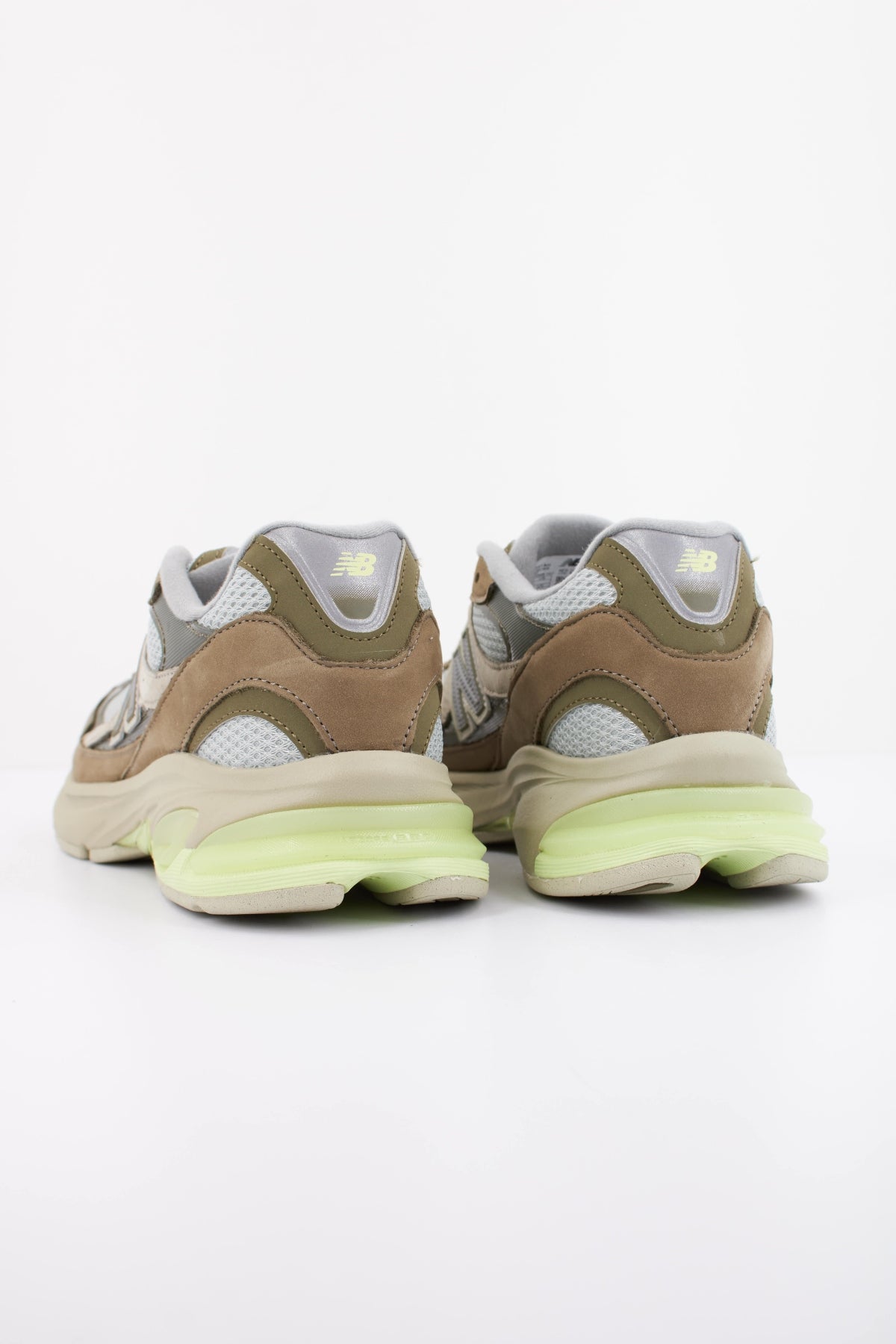 NEW BALANCE U20101 en color VERDE (4)