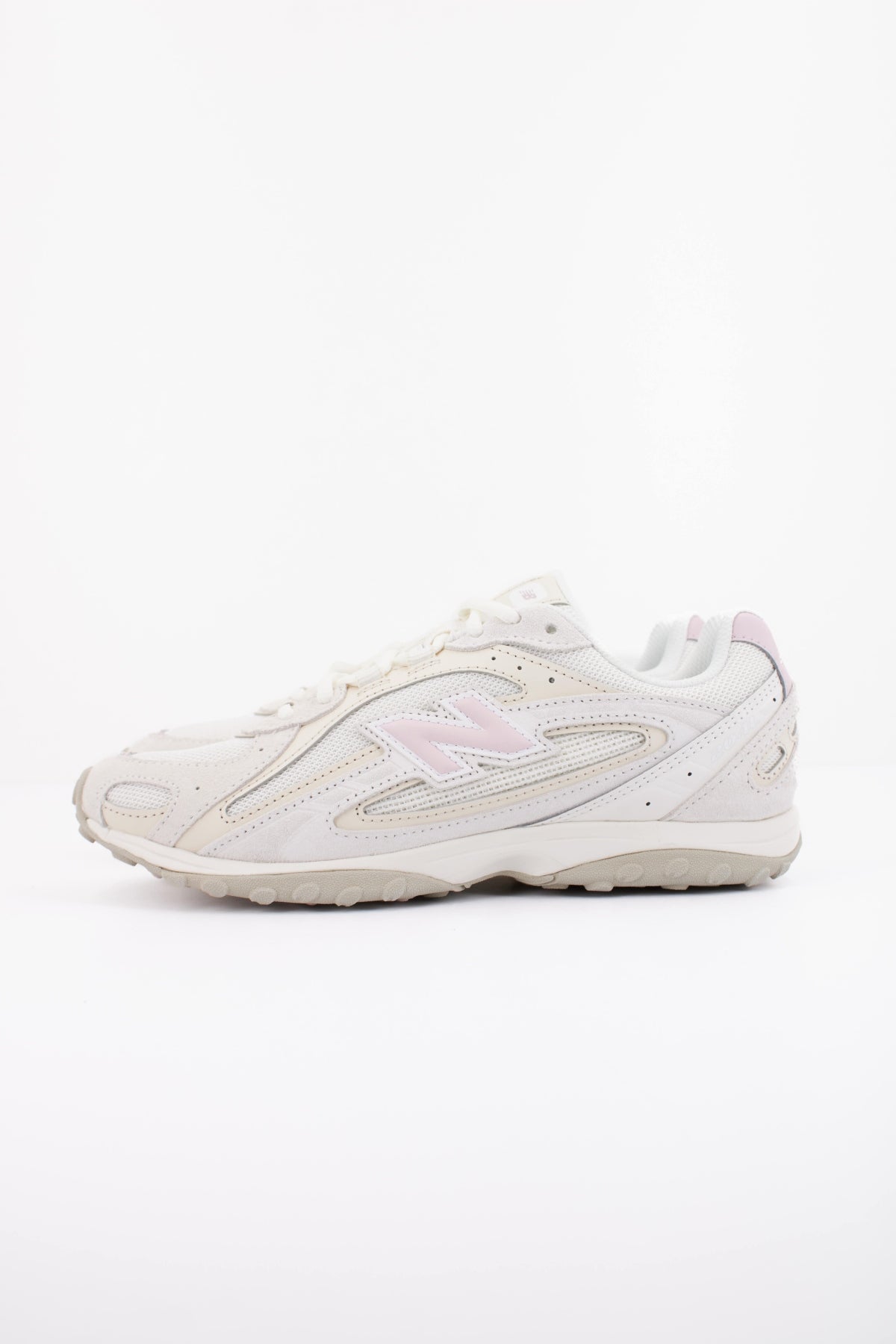 NEW BALANCE U204L5 en color BLANCO (1)