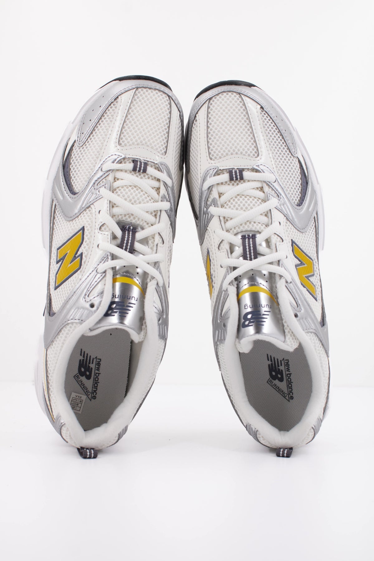 NEW BALANCE U530 en color BLANCO (3)