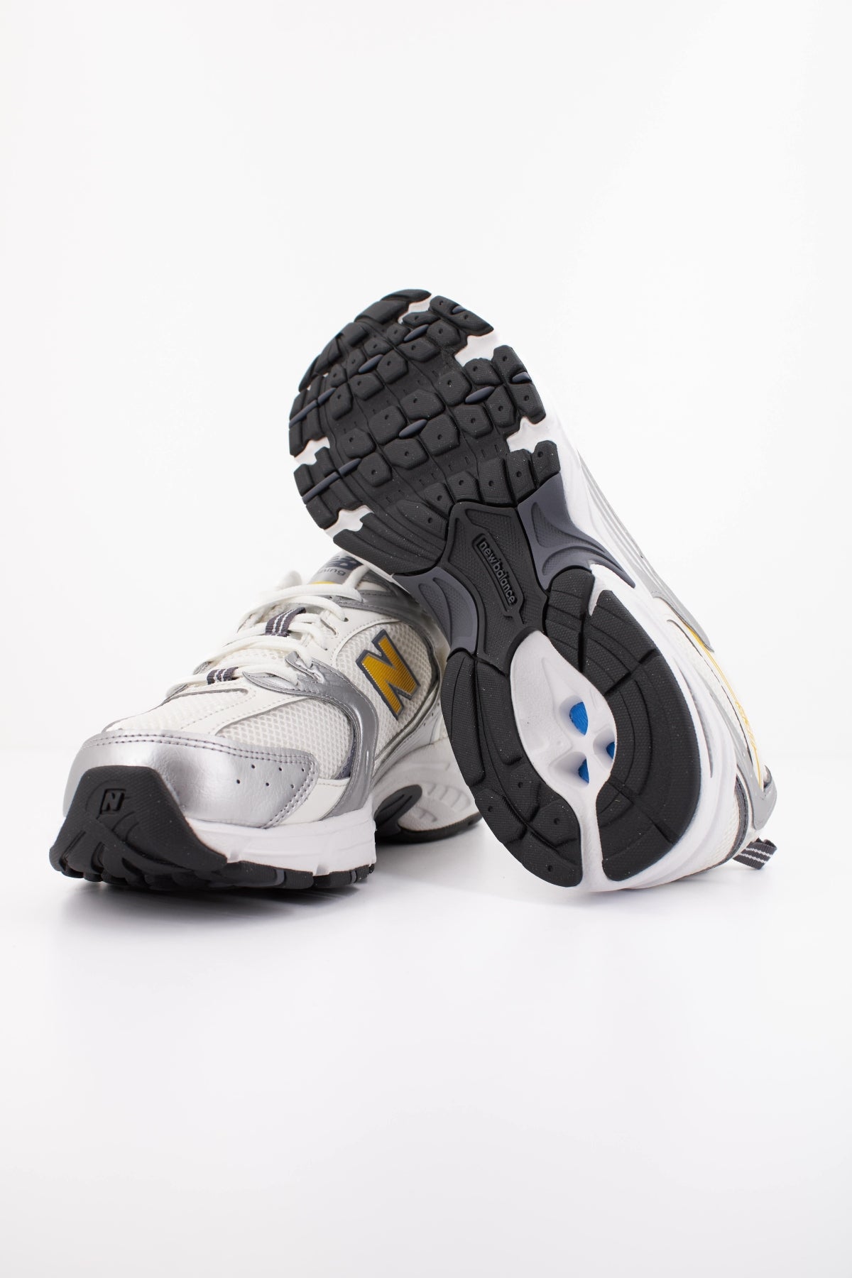 NEW BALANCE U530 en color BLANCO (5)