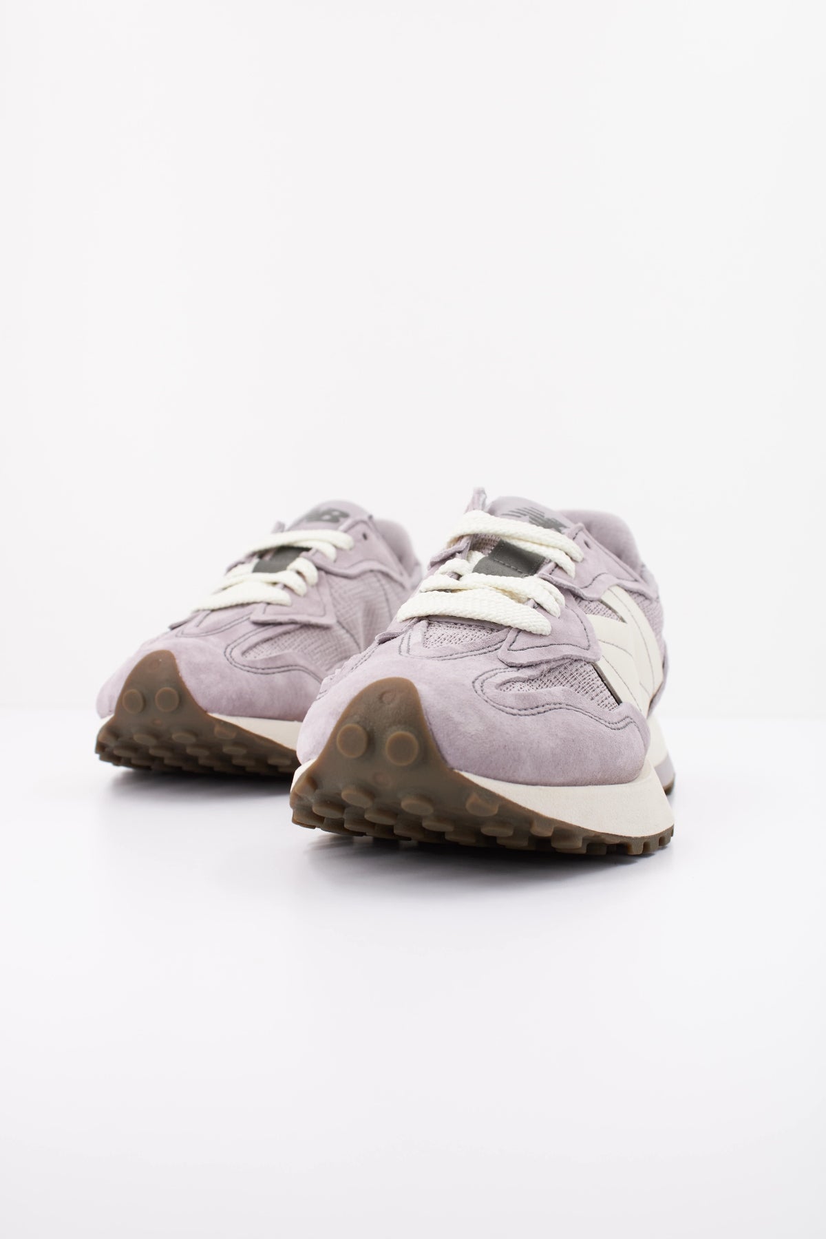 NEW BALANCE U327 en color VIOLETA (2)
