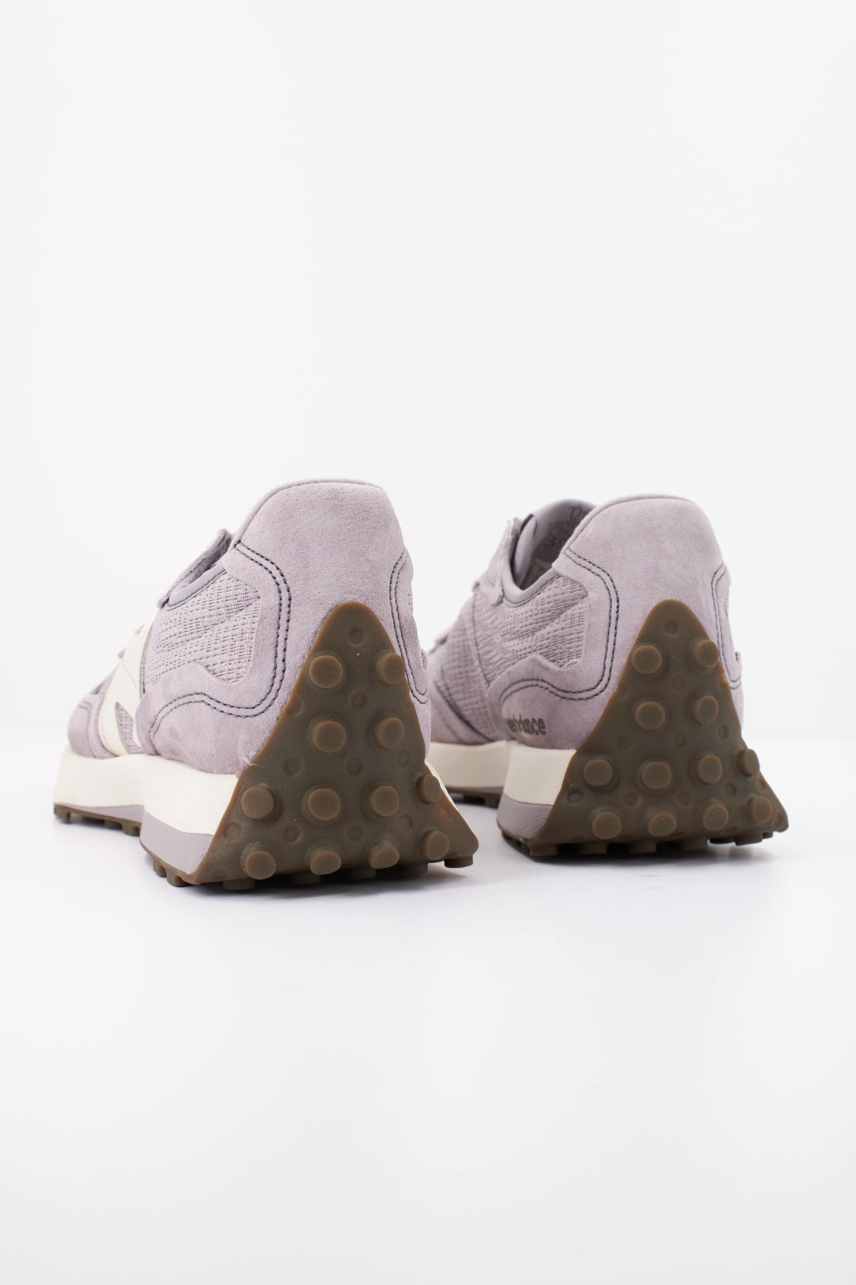 NEW BALANCE U327 en color VIOLETA (4)