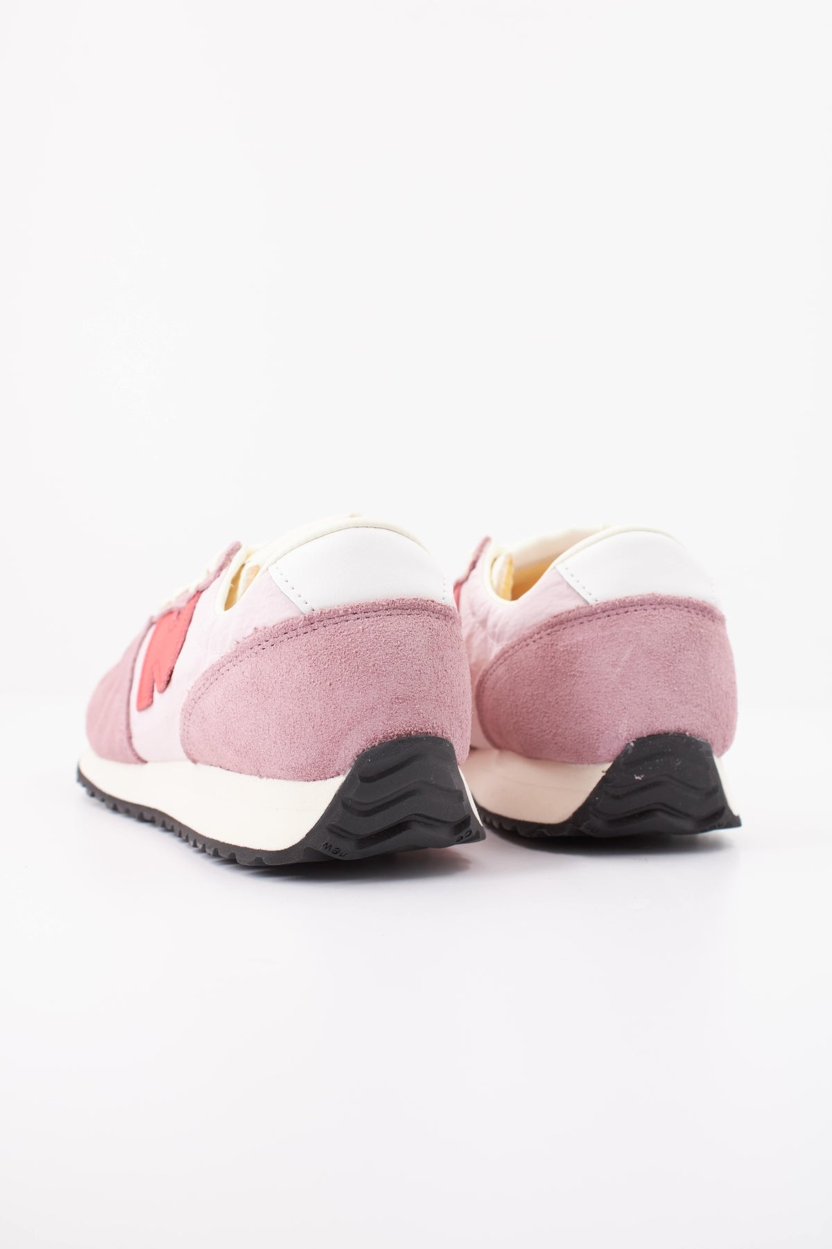 NEW BALANCE U471 en color ROSA (4)
