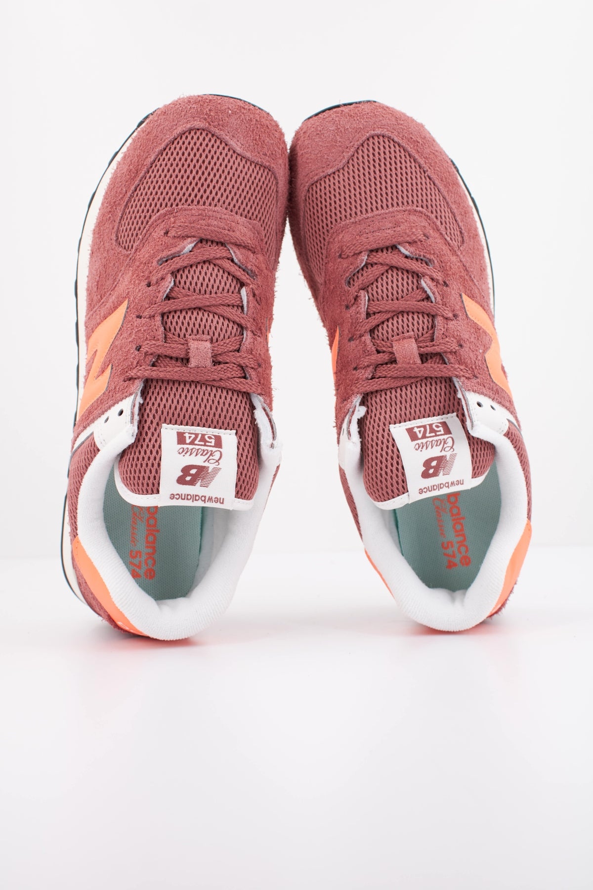 NEW BALANCE U574 en color BURDEOS (3)