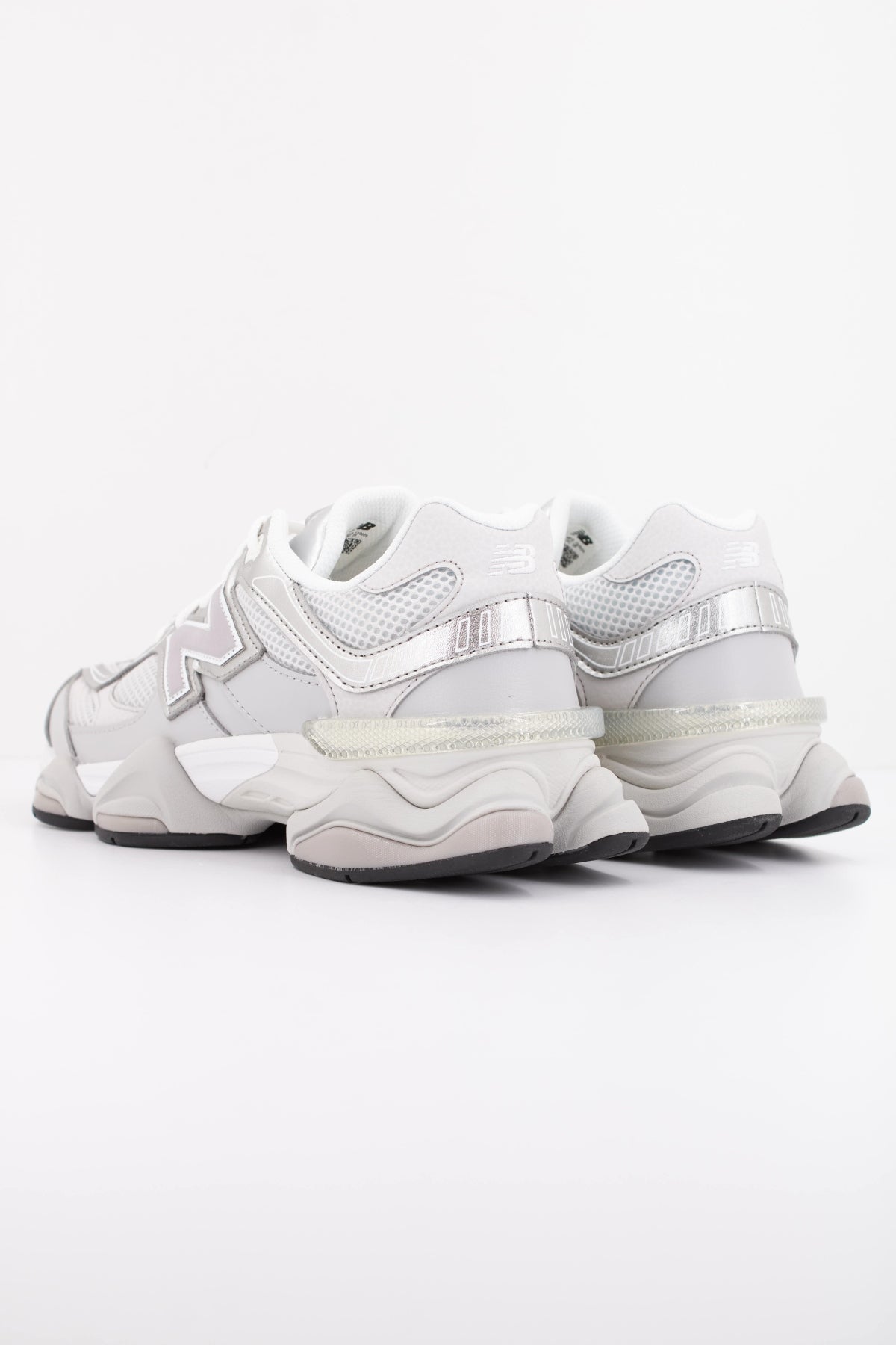 NEW BALANCE U9060 en color GRIS (4)