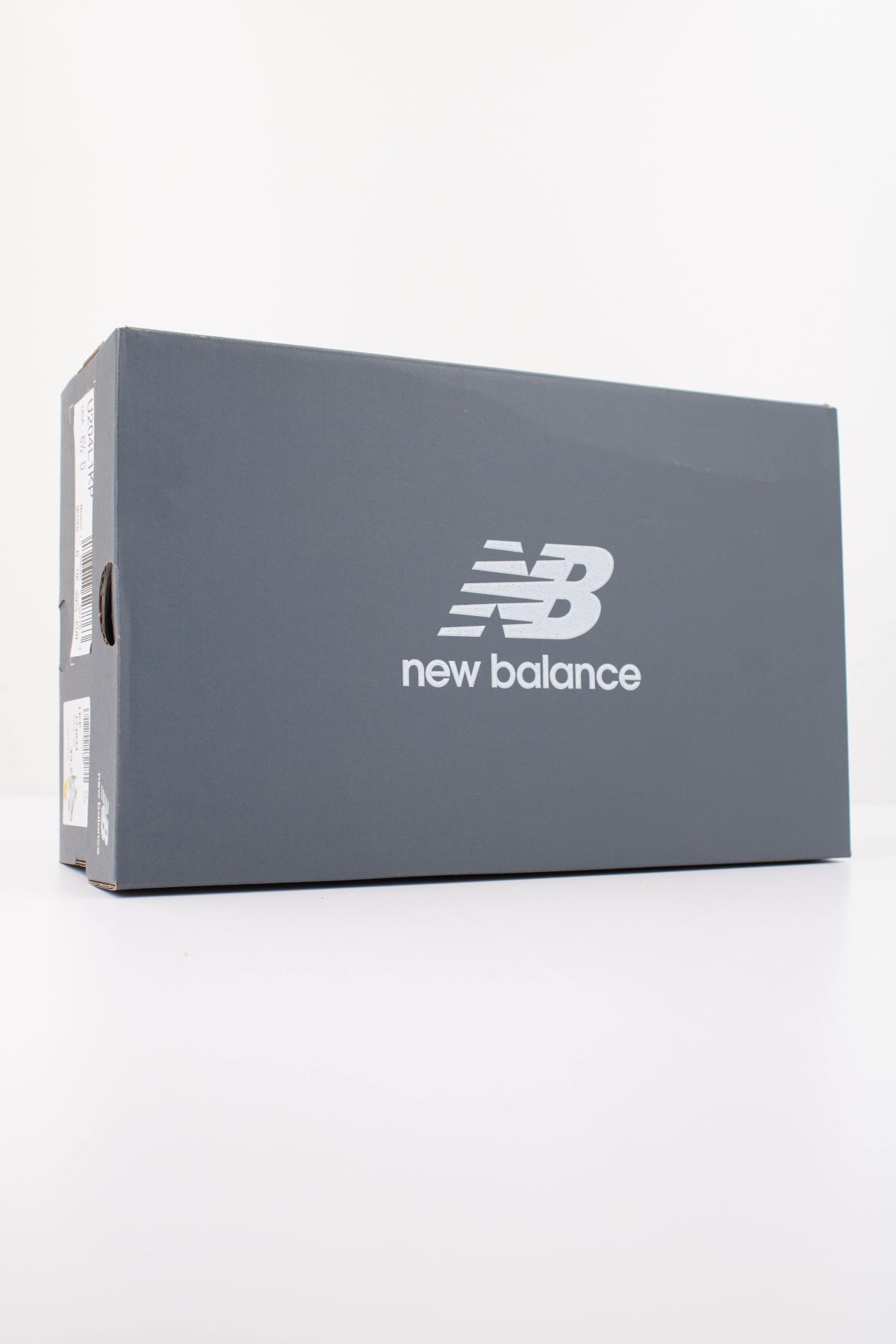 NEW BALANCE U204L en color PLATA (6)