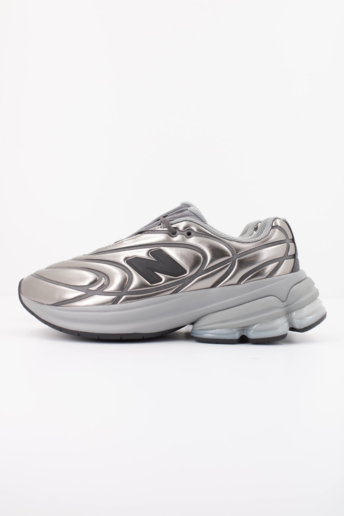 NEW BALANCE U5030 en color GRIS (1)