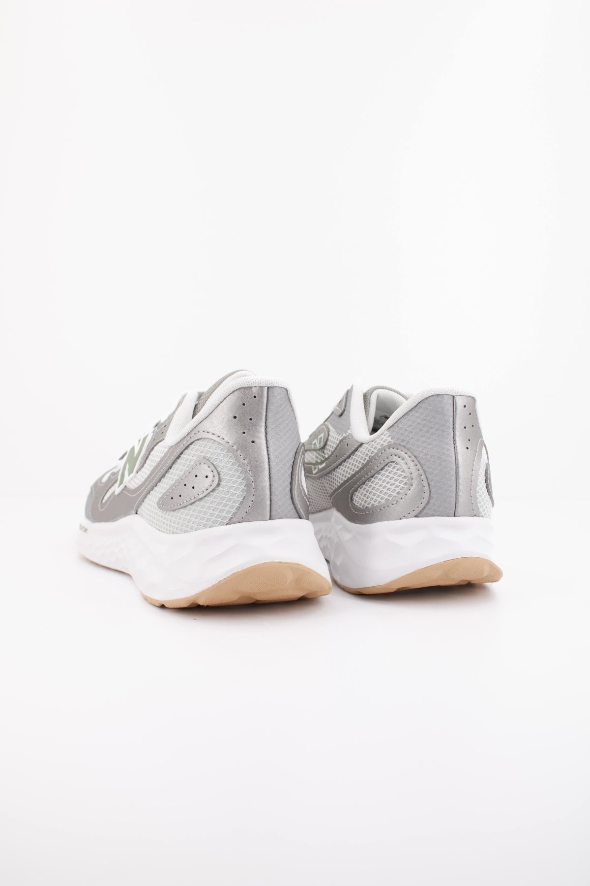 NEW BALANCE MARIST A4 en color GRIS (4)