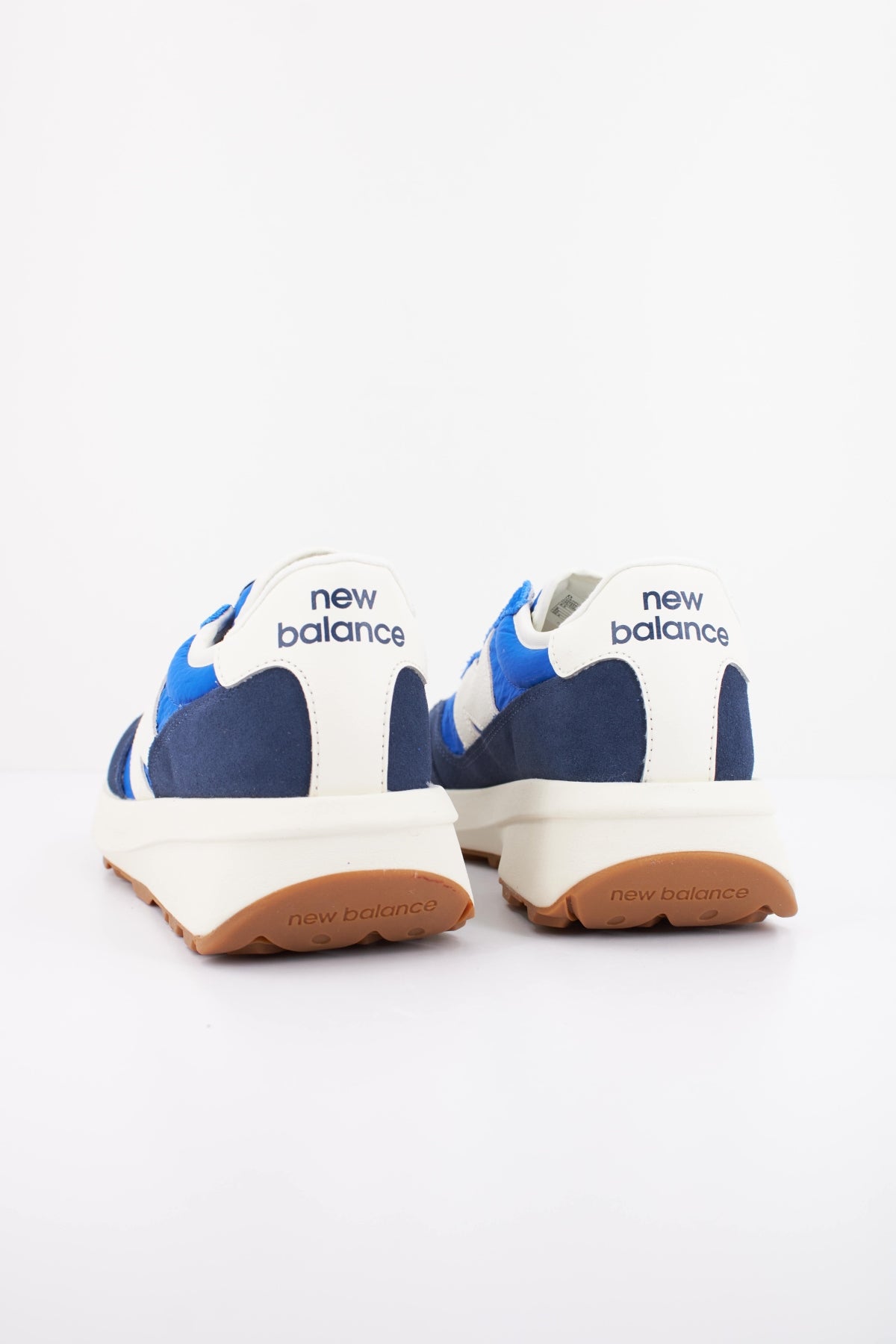 NEW BALANCE U370 VE en color AZUL (4)