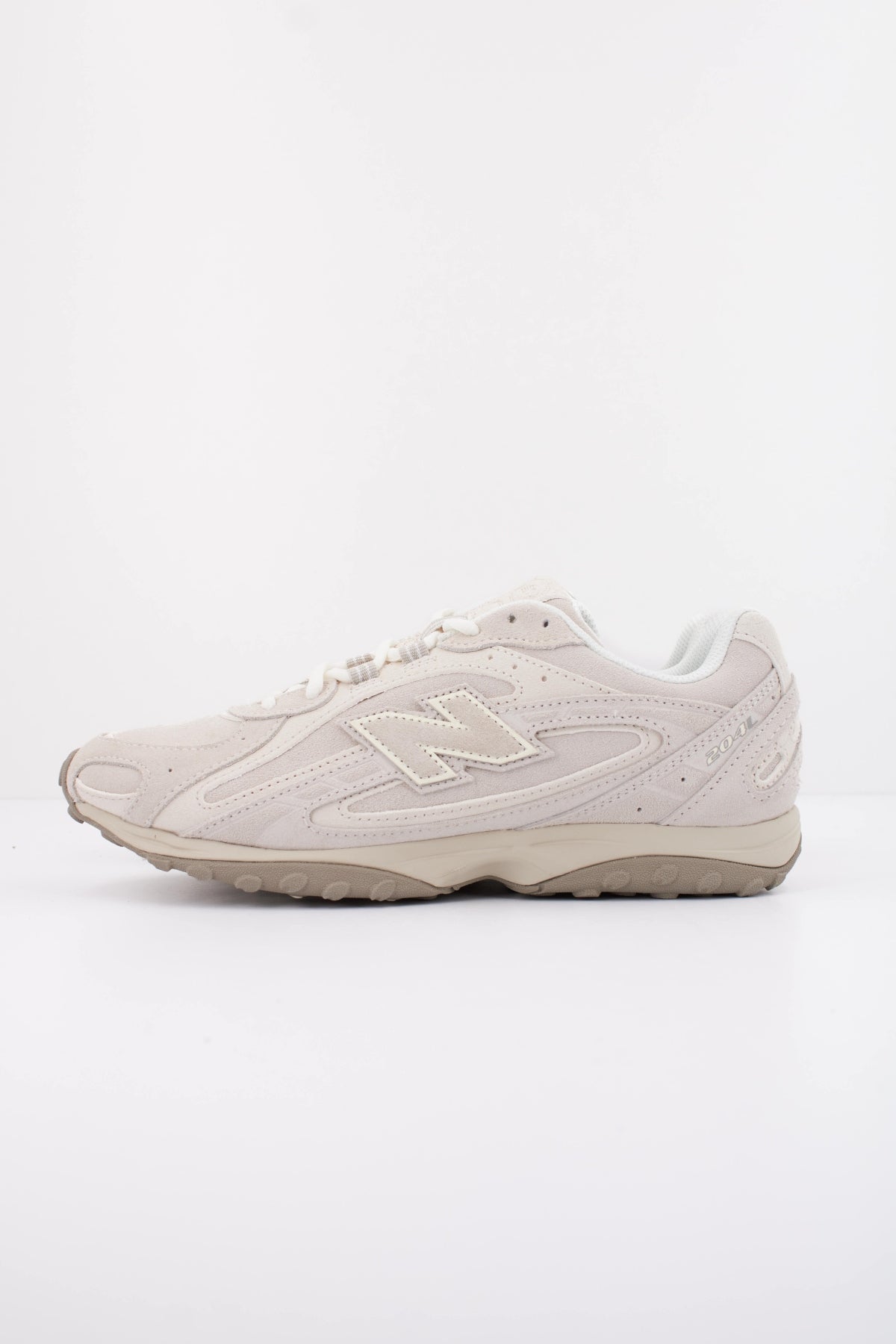 NEW BALANCE U204L en color BEIS (1)