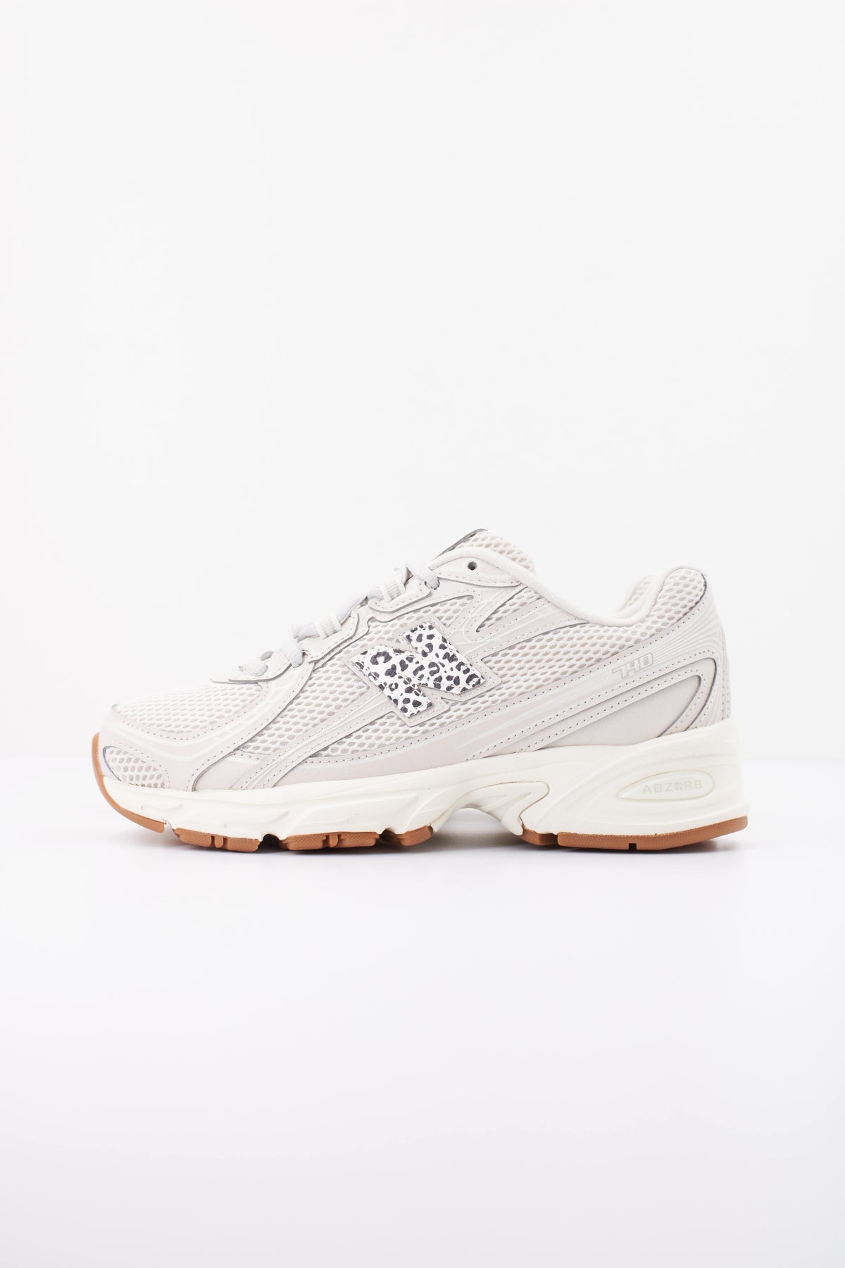 NEW BALANCE U740 7KF en color BLANCO (1)