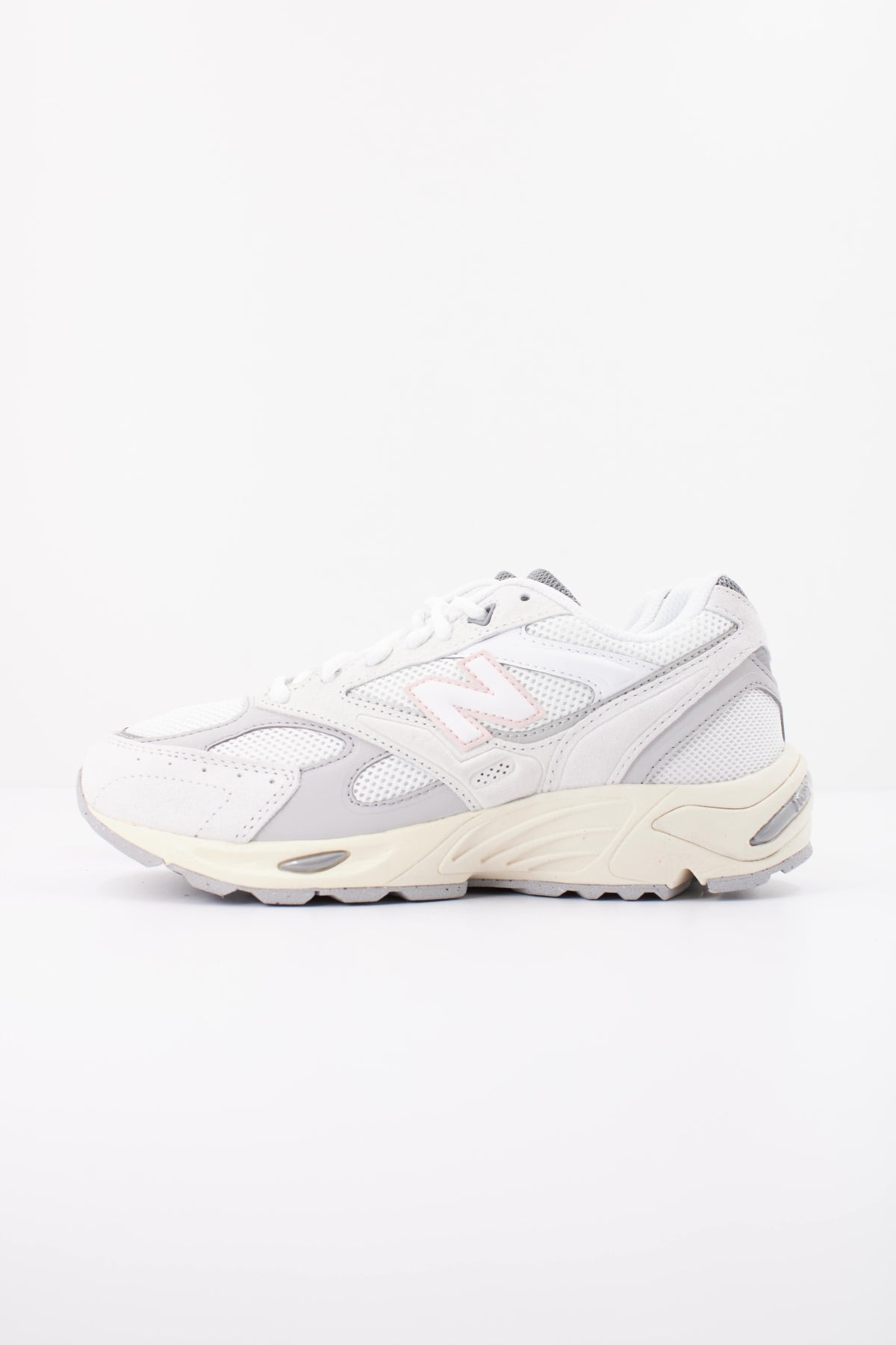 NEW BALANCE U880R 9P0 en color BLANCO (1)
