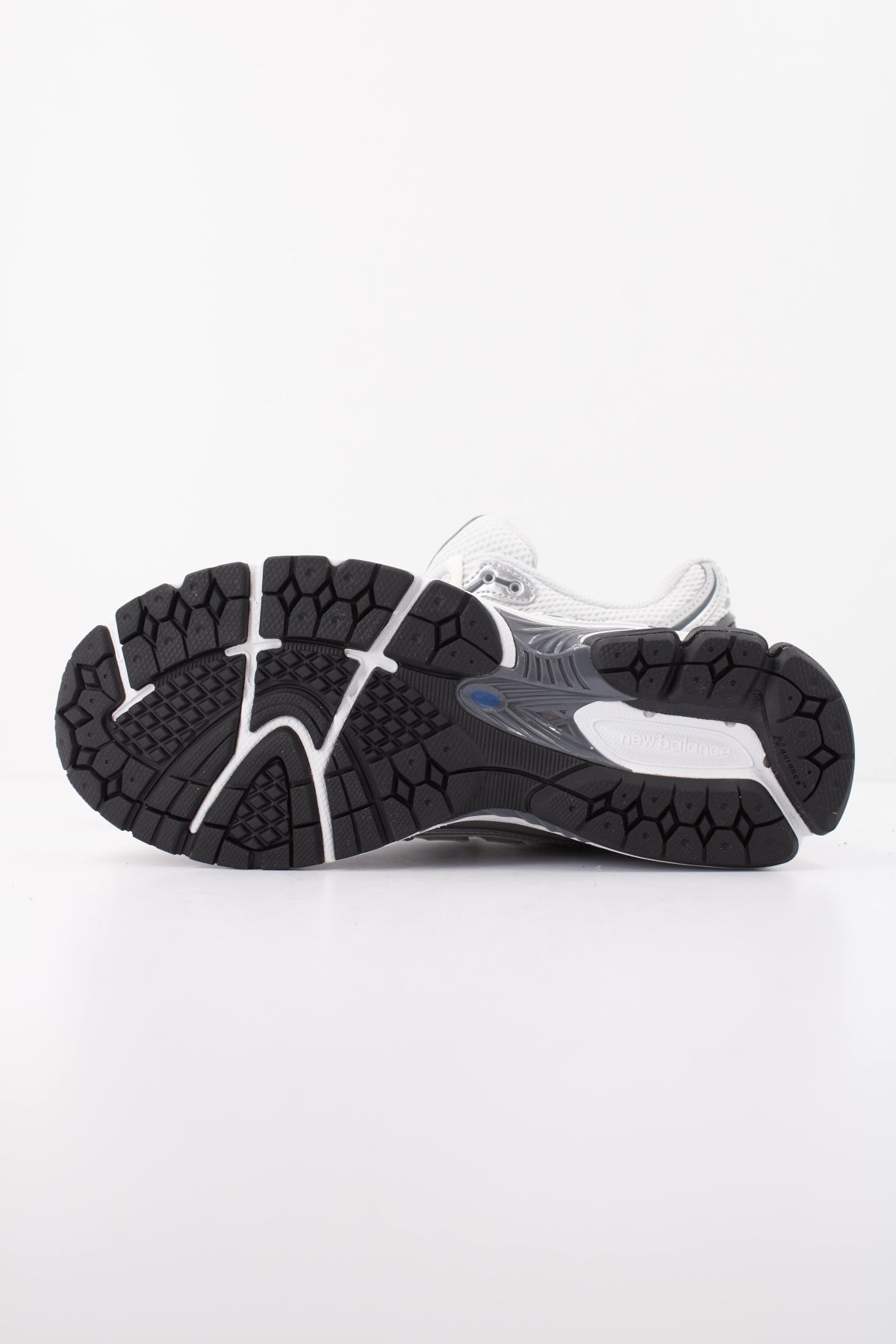 NEW BALANCE U1906 en color GRIS (5)