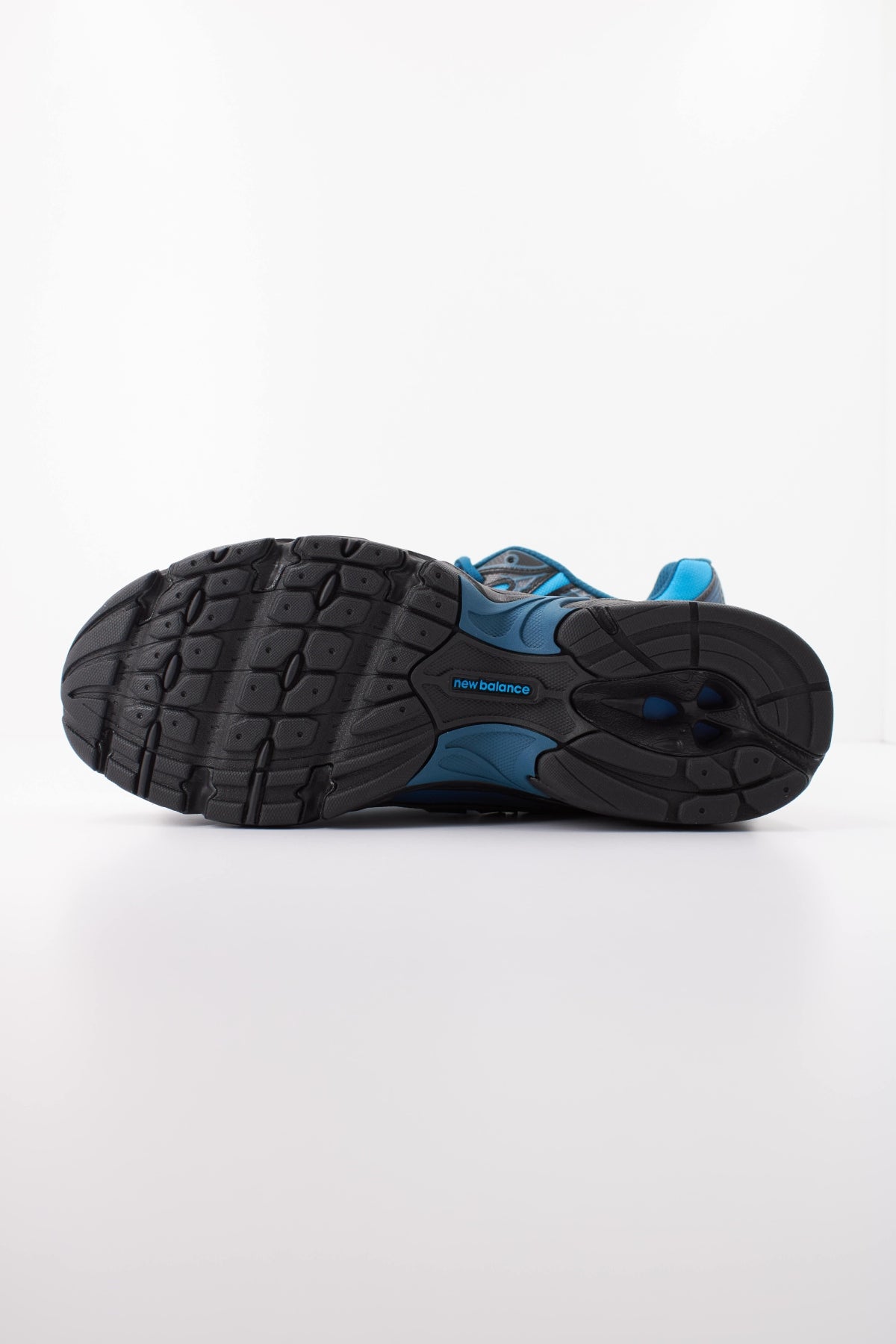 NEW BALANCE U740 2CJ DEPORTIVO en color AZUL (5)