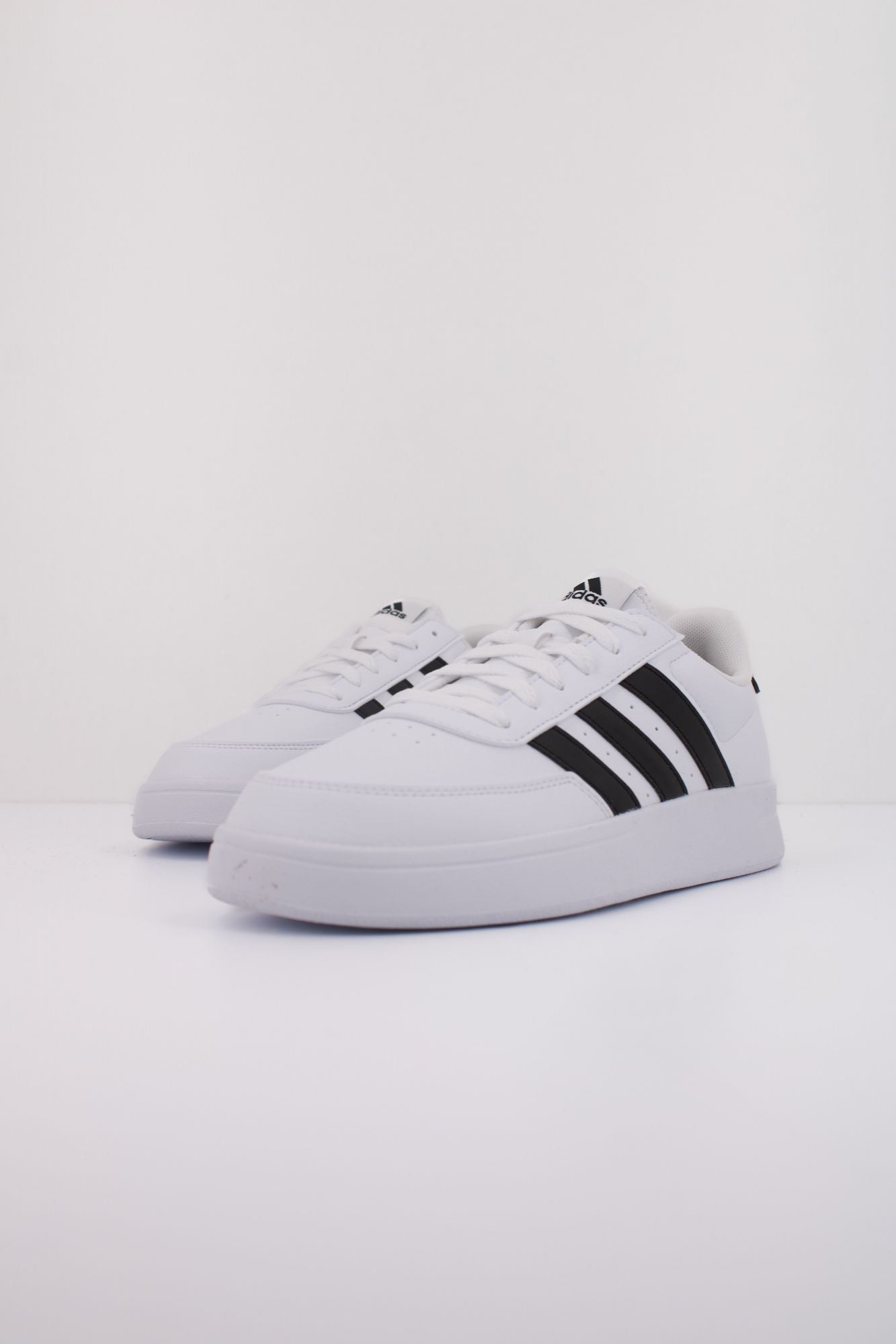 ADIDAS BREAKNET 2.0 en color BLANCO (2)
