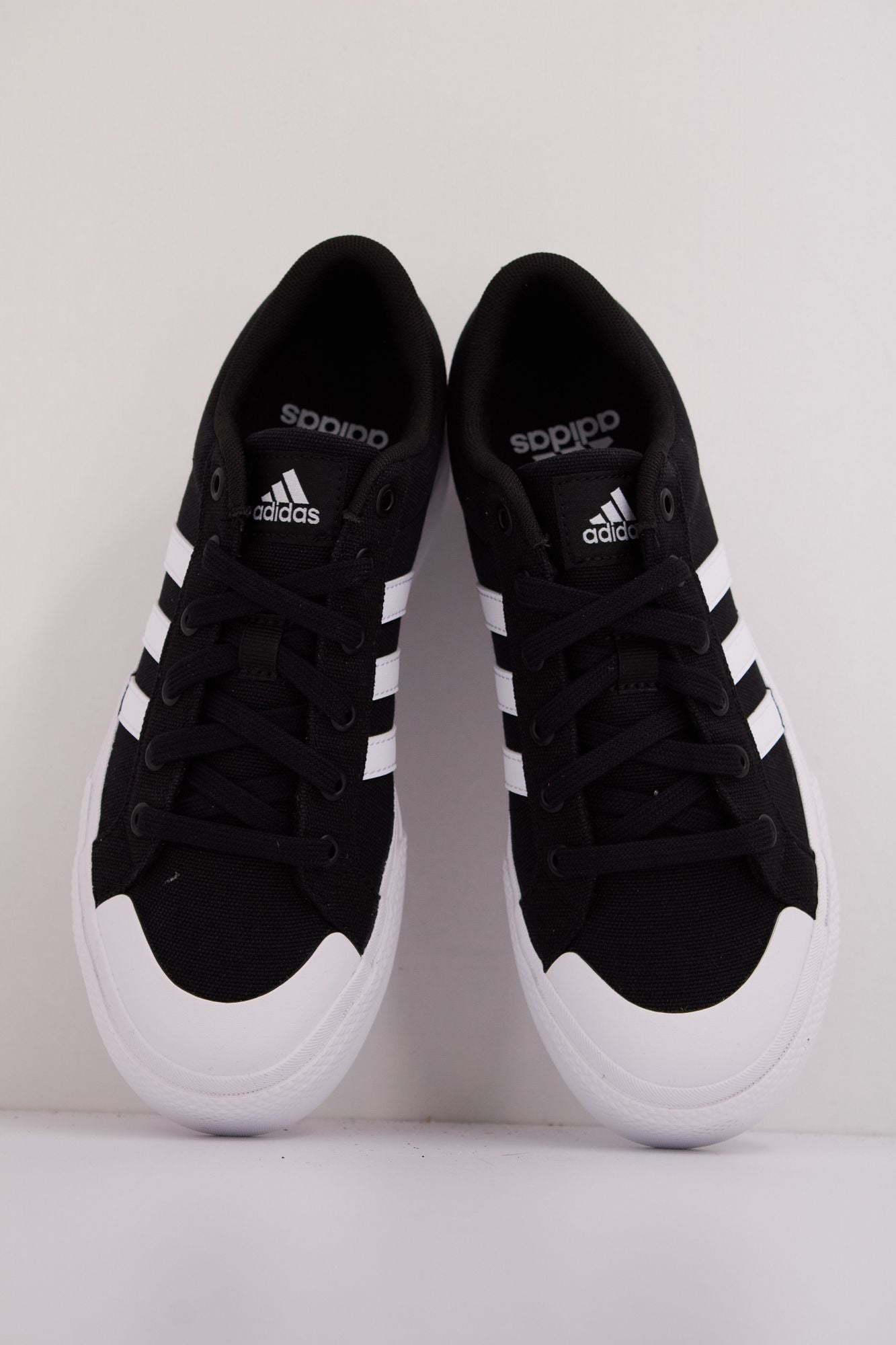 ADIDAS BRAVADA 2.0 PLATFOR en color NEGRO (3)