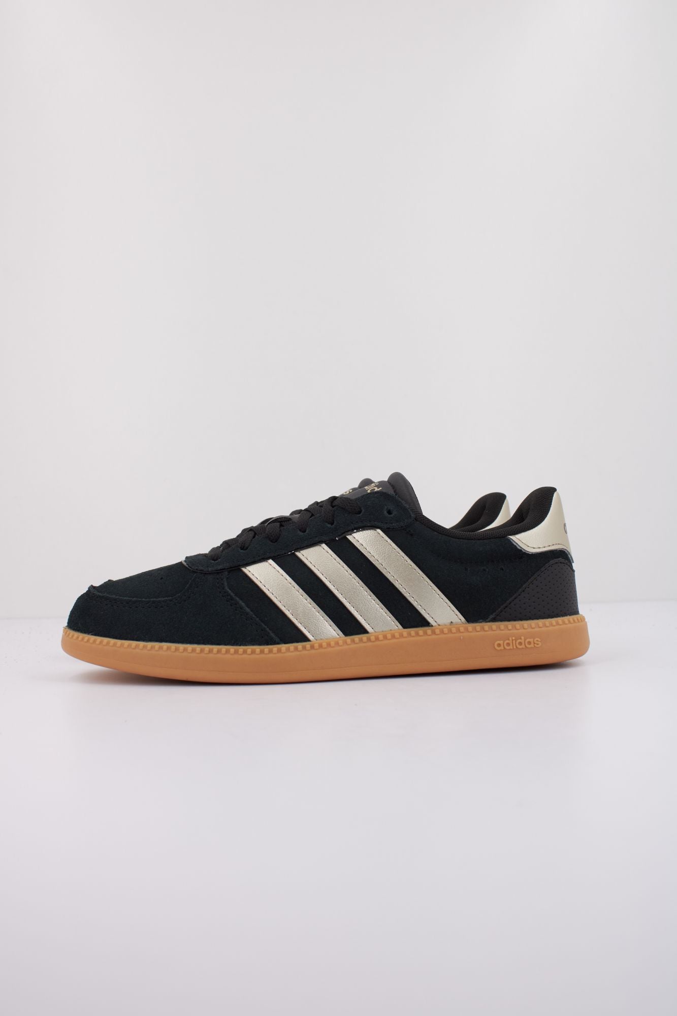 ADIDAS BREAKNET SLEEK en color NEGRO (1)