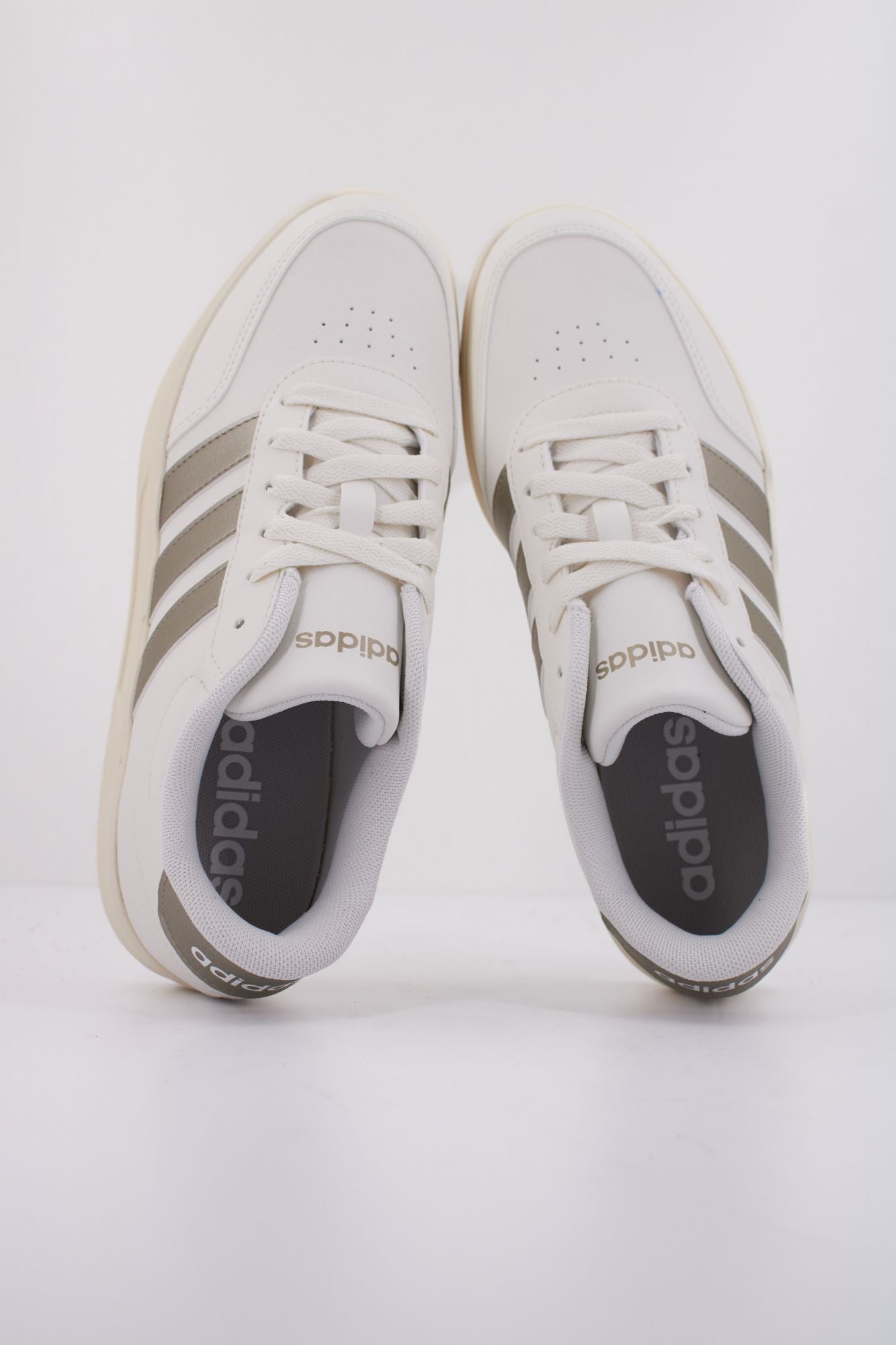 ADIDAS BREAKNET 3.0 en color BLANCO (3)