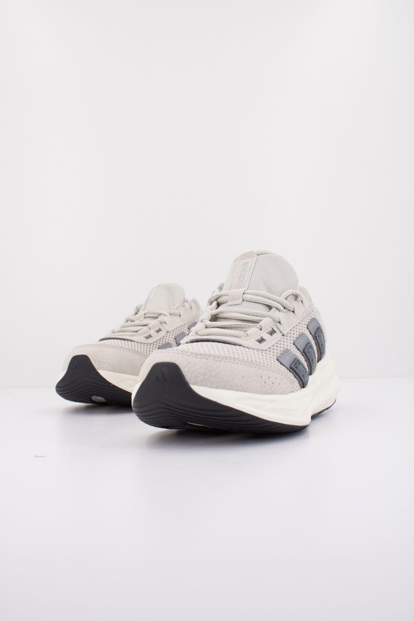 ADIDAS ASTRASTAR en color GRIS (2)