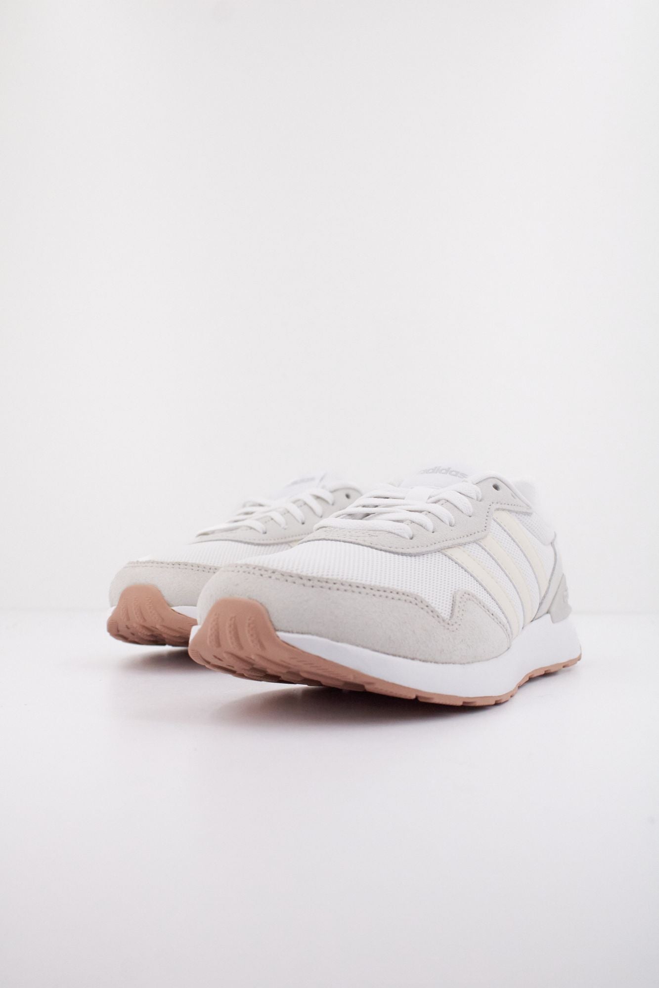 ADIDAS RUN 60s 4.0 en color BLANCO (2)