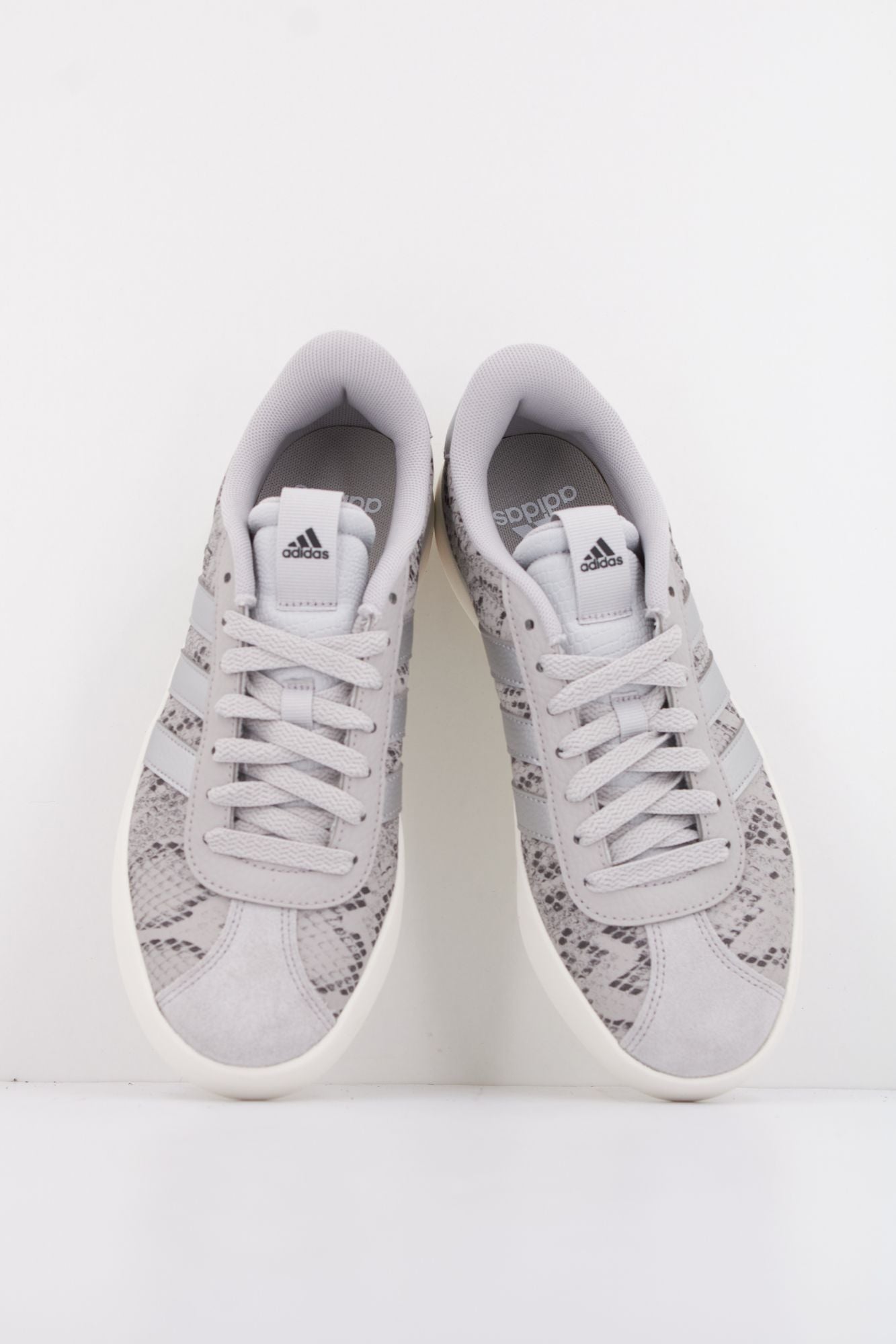 ADIDAS VL COURT 3.0 en color ANIMAL PRINT (3)