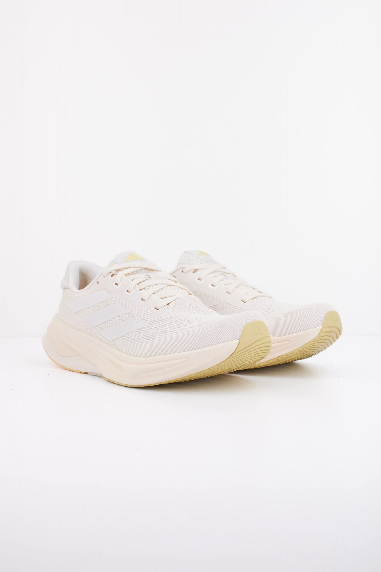 ADIDAS SUPERNOVA SOLUTION en color BLANCO (2)