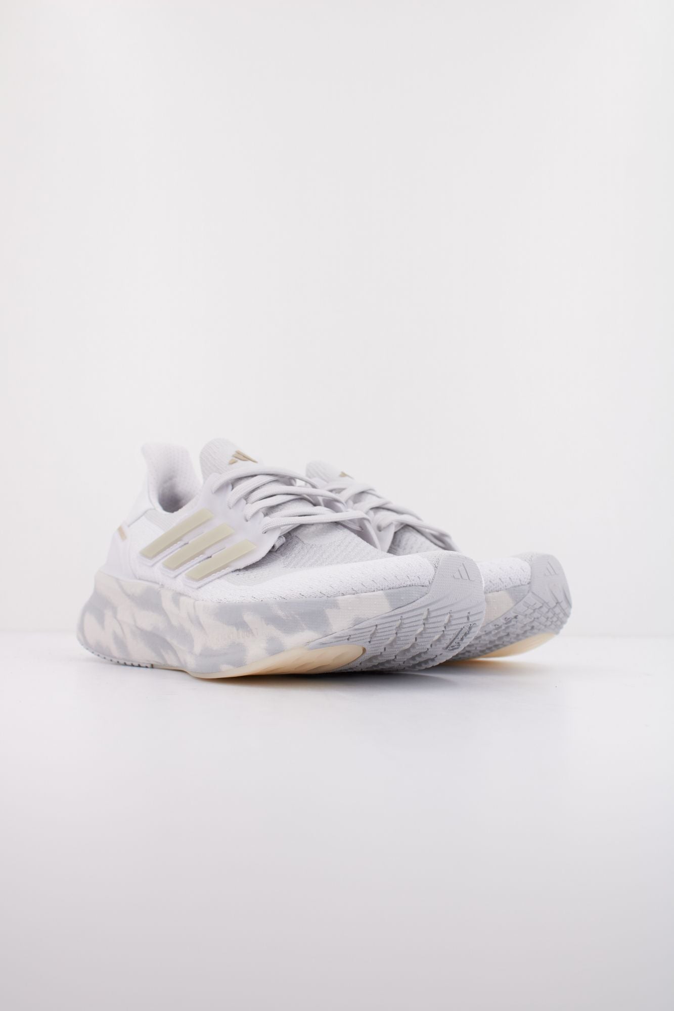 ADIDAS ULTRABOOST 5 W en color GRIS (2)