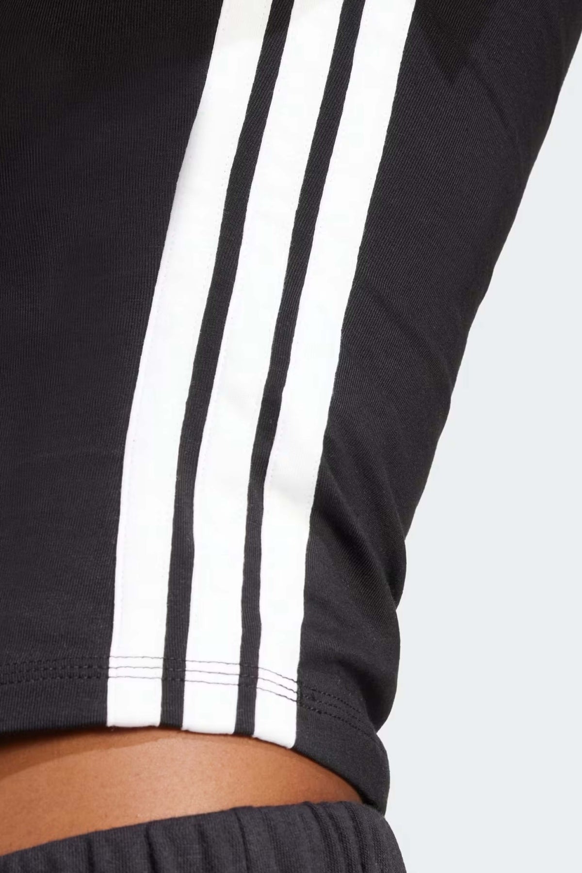 ADIDAS JC8325 en color NEGRO (4)