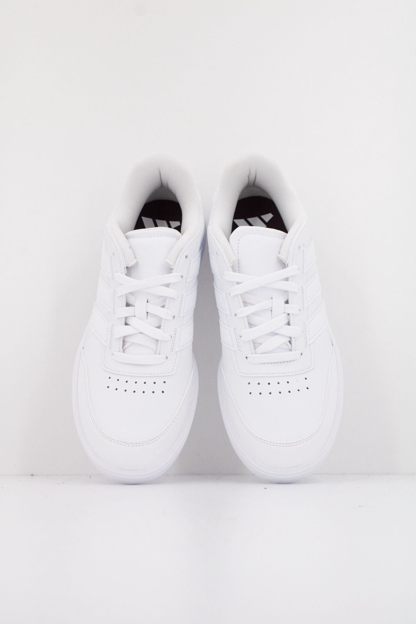 ADIDAS COURTBLOCK en color BLANCO (3)