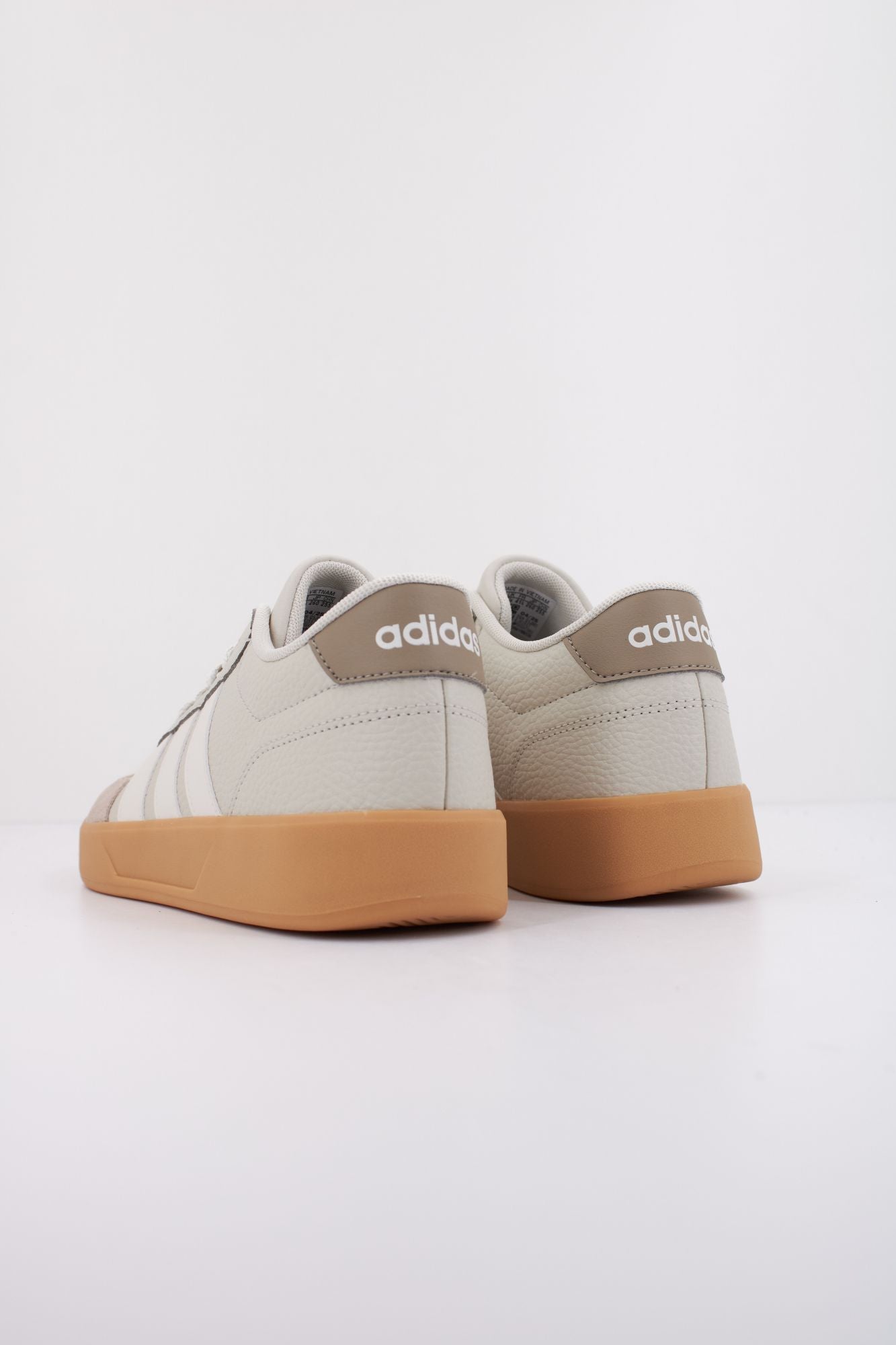ADIDAS BREAKNET 3.0 en color GRIS (4)