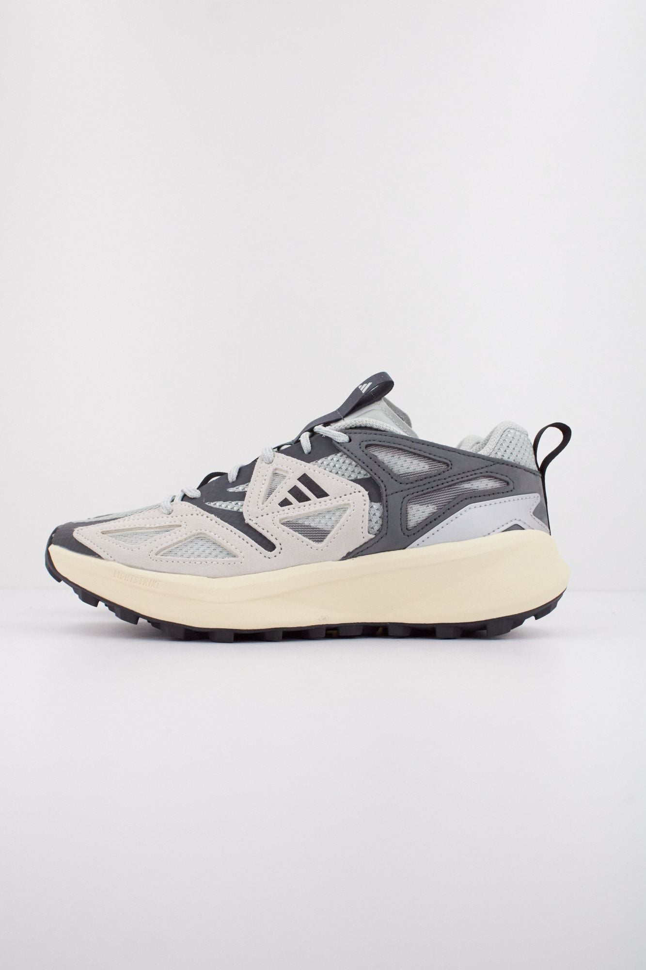 ADIDAS KANTAI TRAIL en color GRIS (1)
