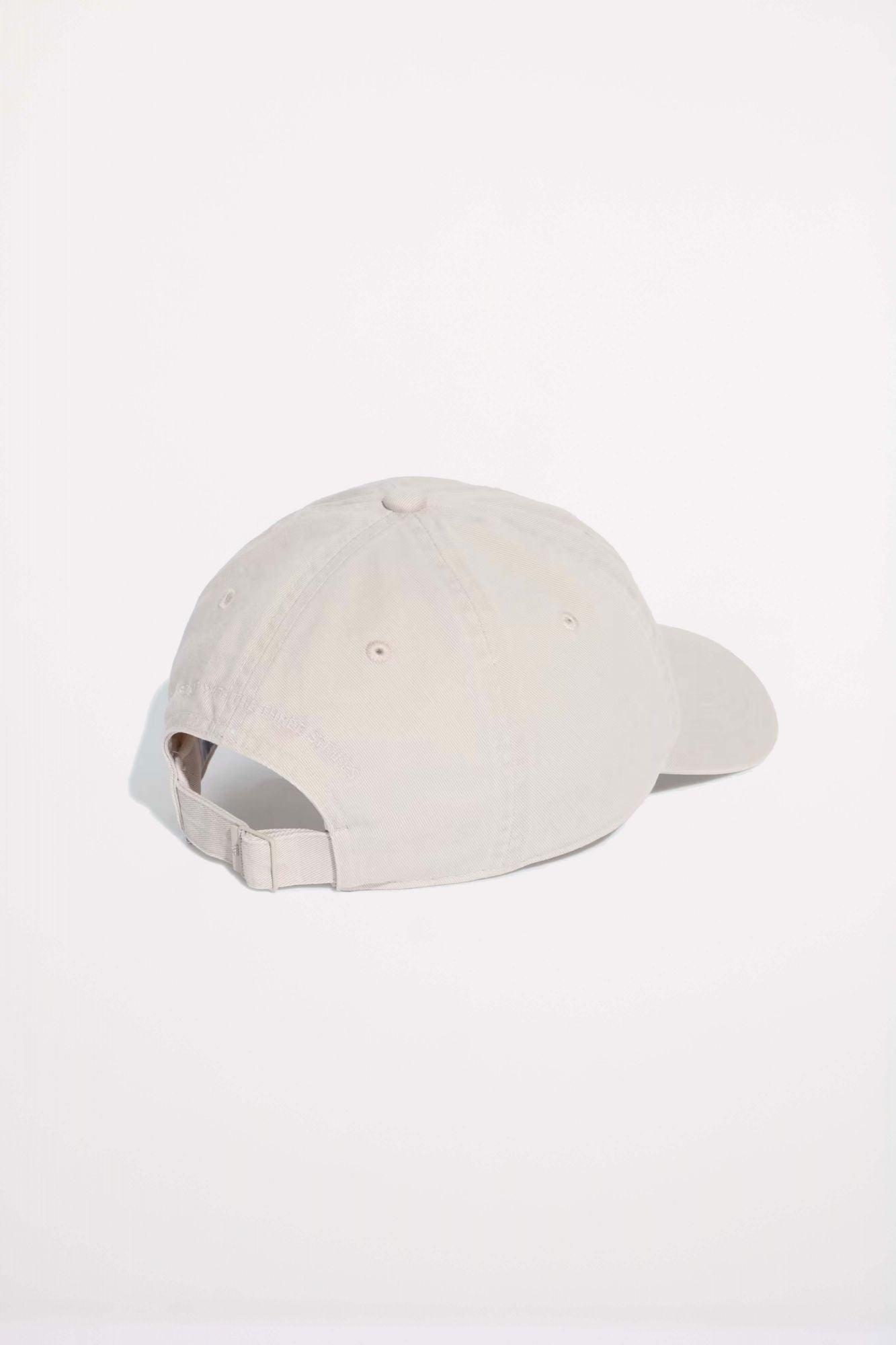 ADIDAS SPW DAD CAP en color BEIS (2)