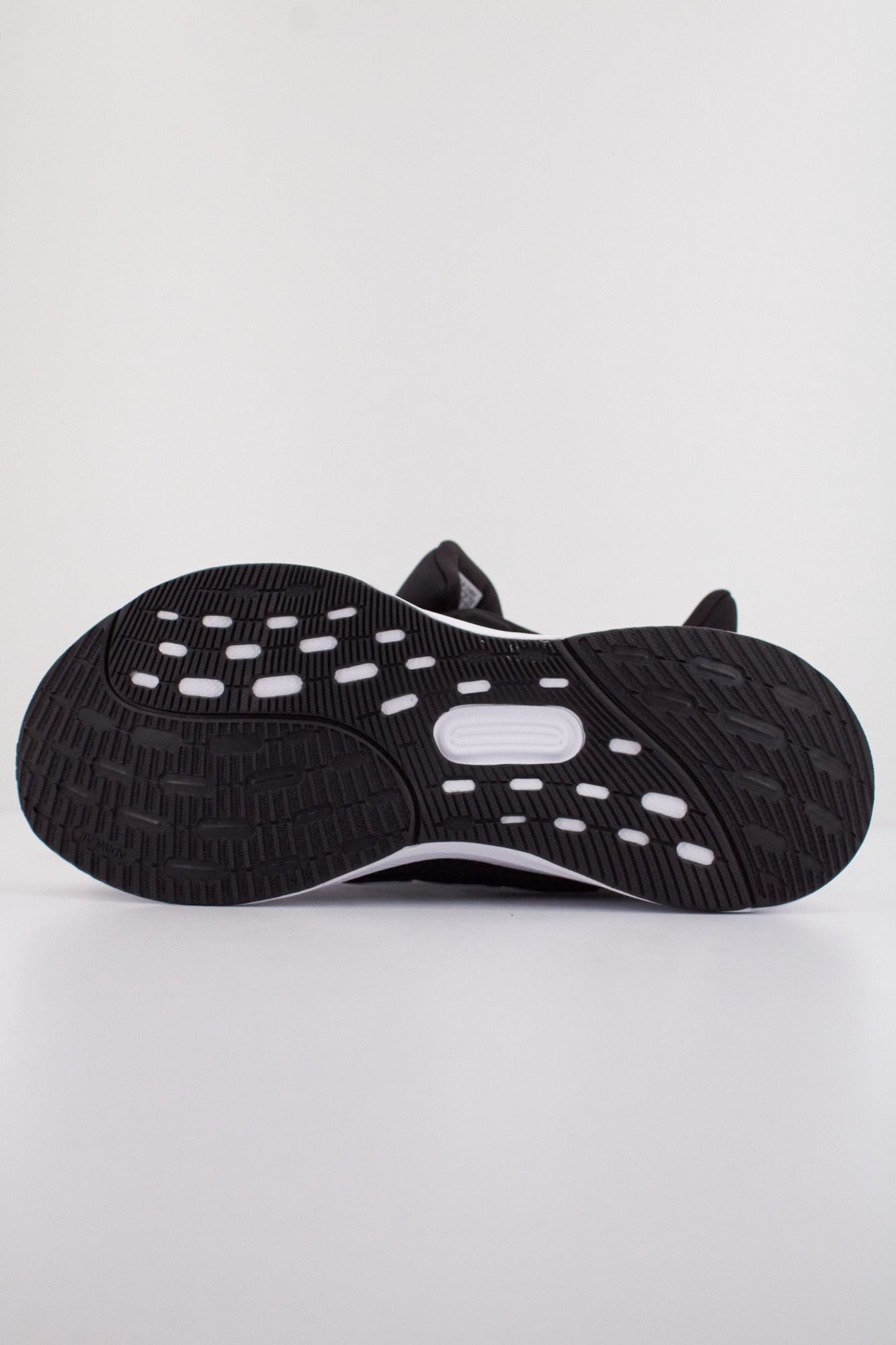 ADIDAS ULTRARUN 5 en color NEGRO (4)