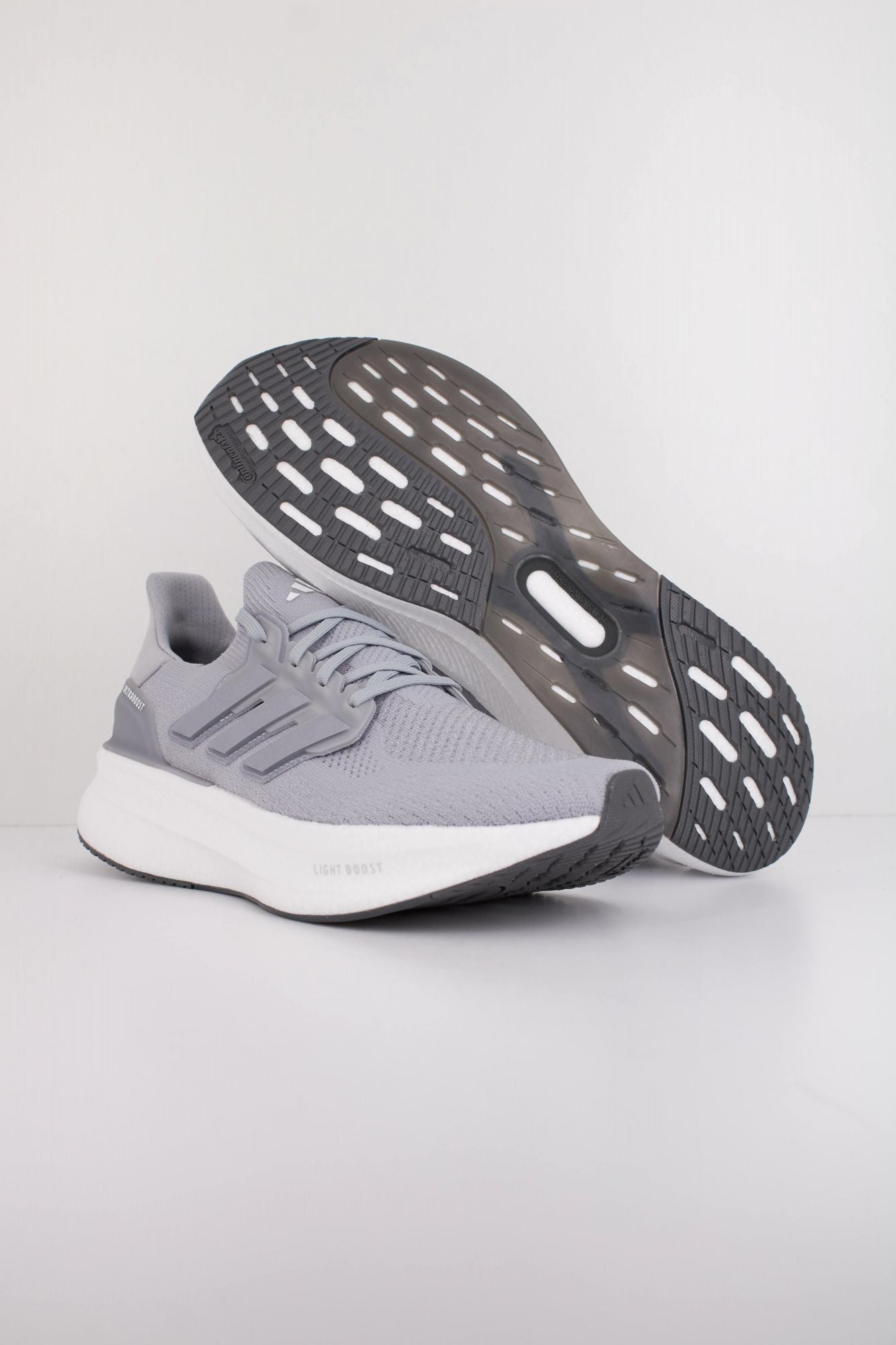 ADIDAS ULTRABOOST 5 en color GRIS (4)