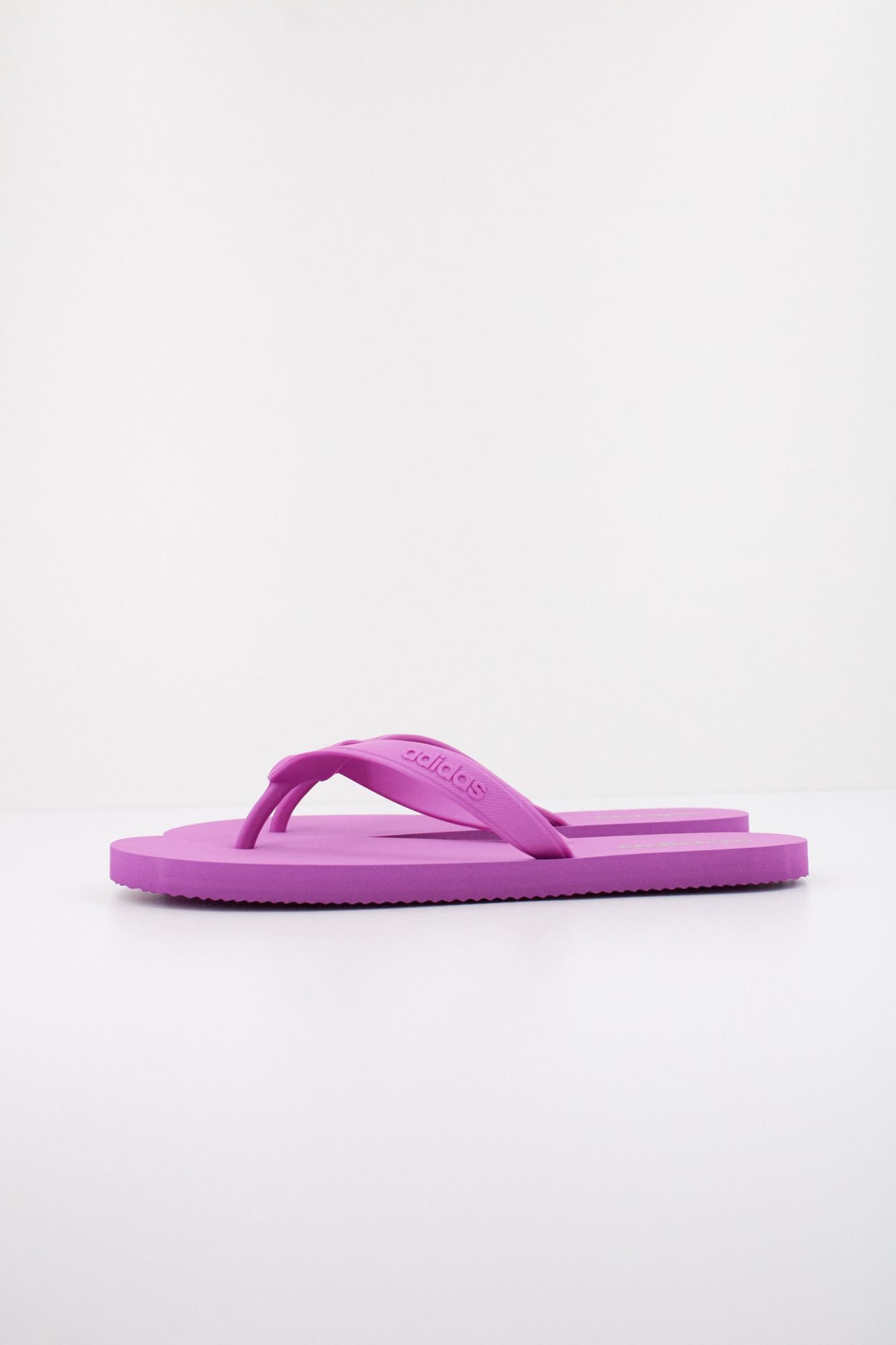 ADIDAS KEITAKI ALPHA en color VIOLETA (1)