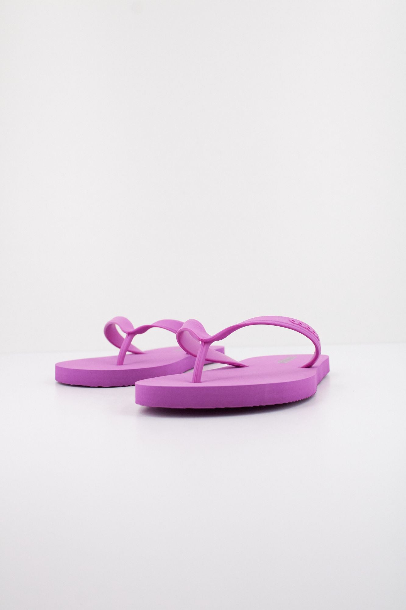 ADIDAS KEITAKI ALPHA en color VIOLETA (2)