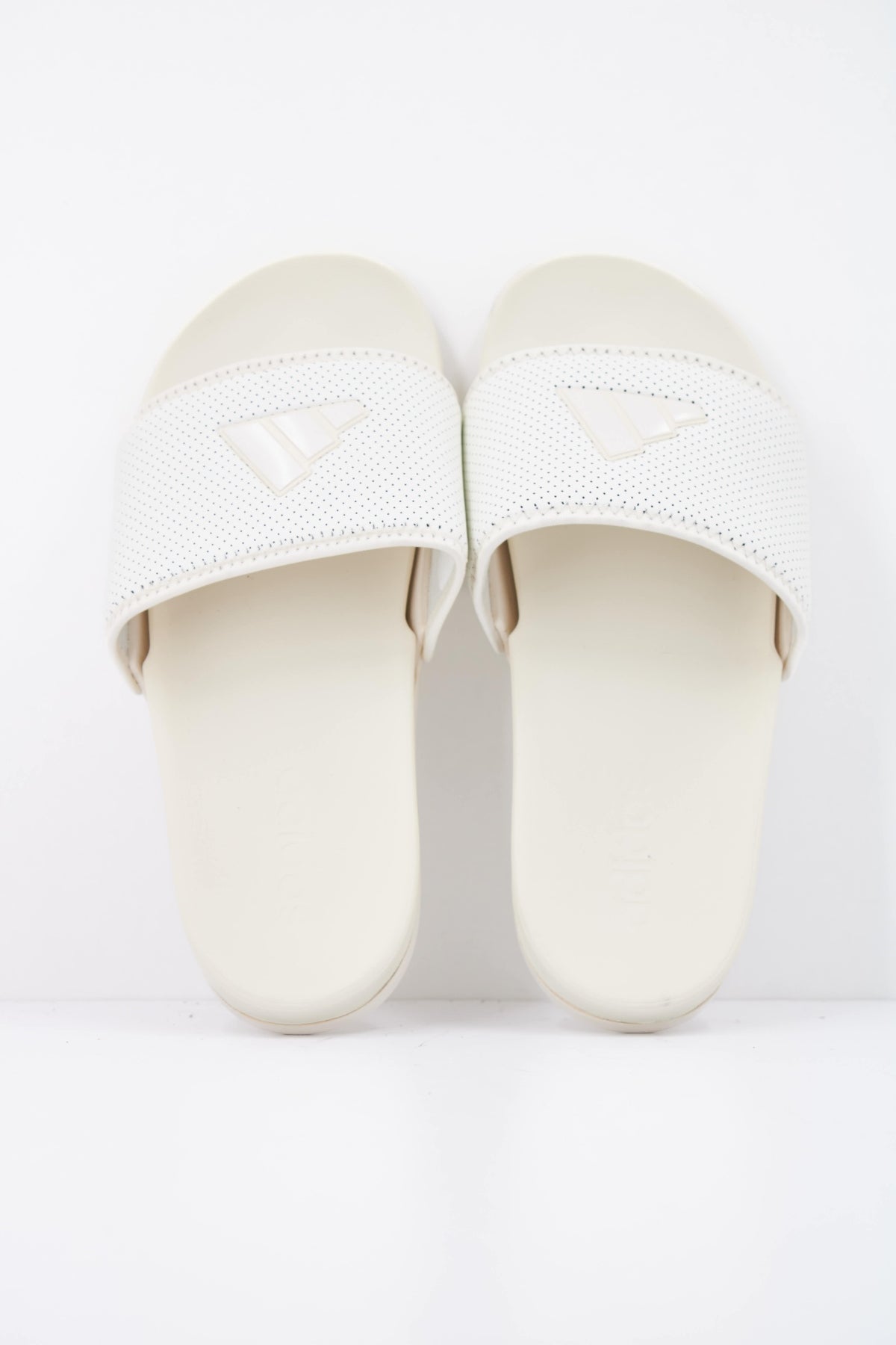 ADIDAS ADILETTE COMFORT en color BLANCO (3)