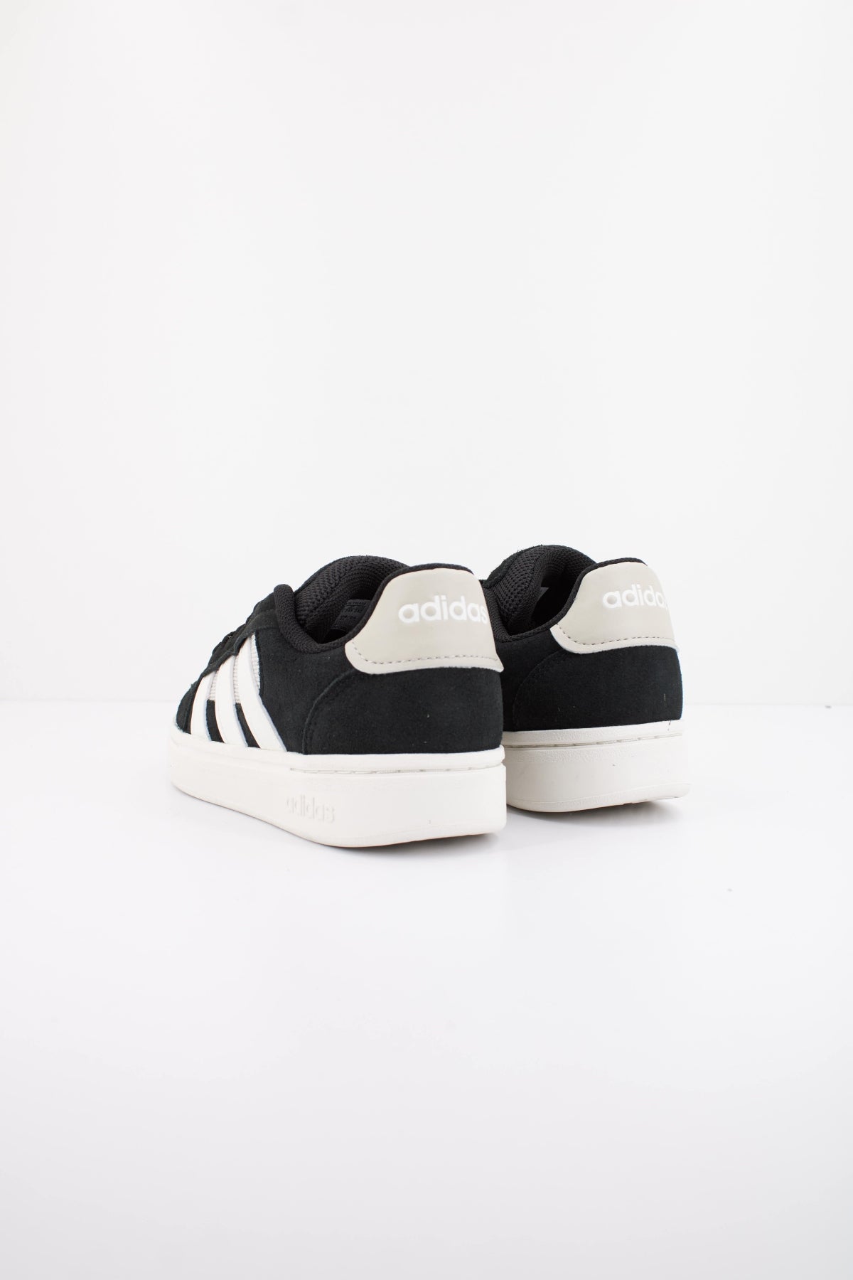 ADIDAS GC ALPHA SK8 en color NEGRO (4)