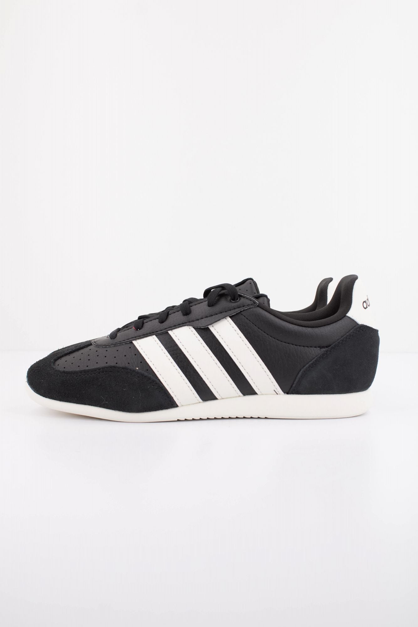 ADIDAS BARREDA LO en color NEGRO (1)