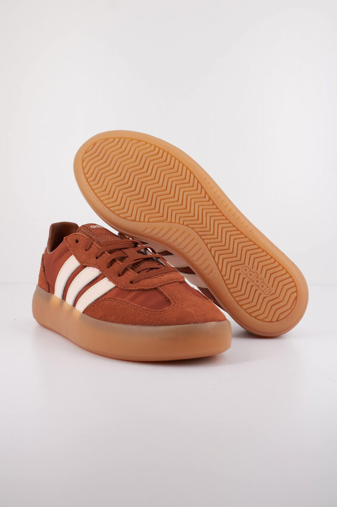 ADIDAS BARREDA DECODE en color MARRON (4)